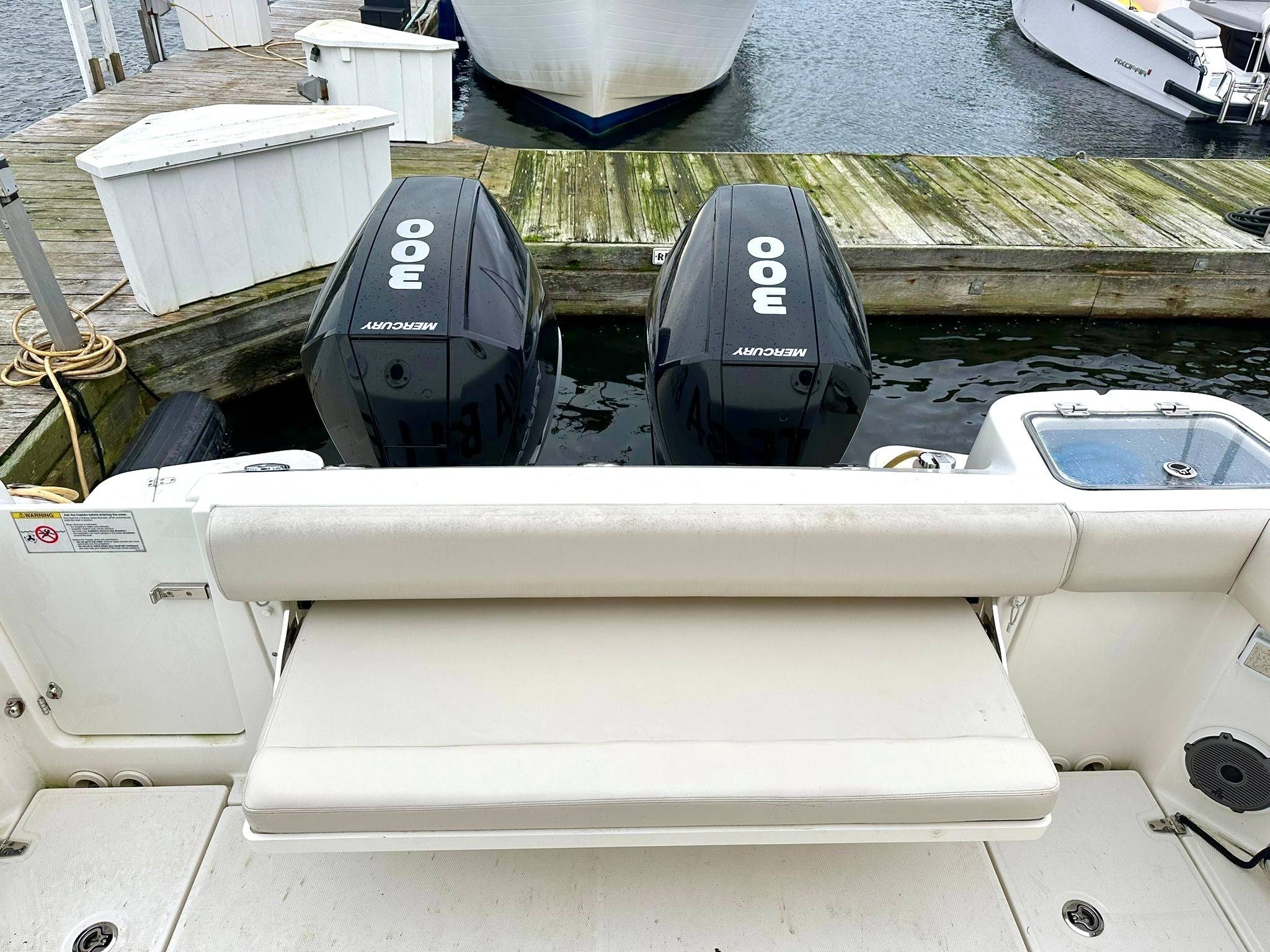 Pre-Owned 2021 Boston whaler 325 Conquest for Sale | Vancouver, BC | M&P Yacht Centre