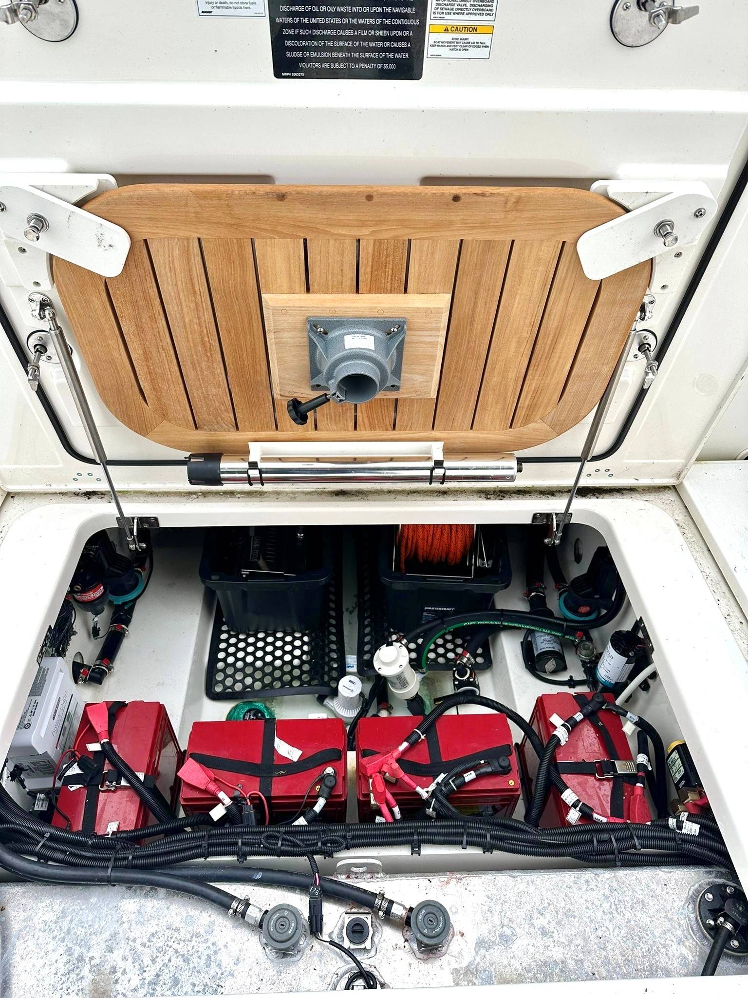 Pre-Owned 2021 Boston whaler 325 Conquest for Sale | Vancouver, BC | M&P Yacht Centre