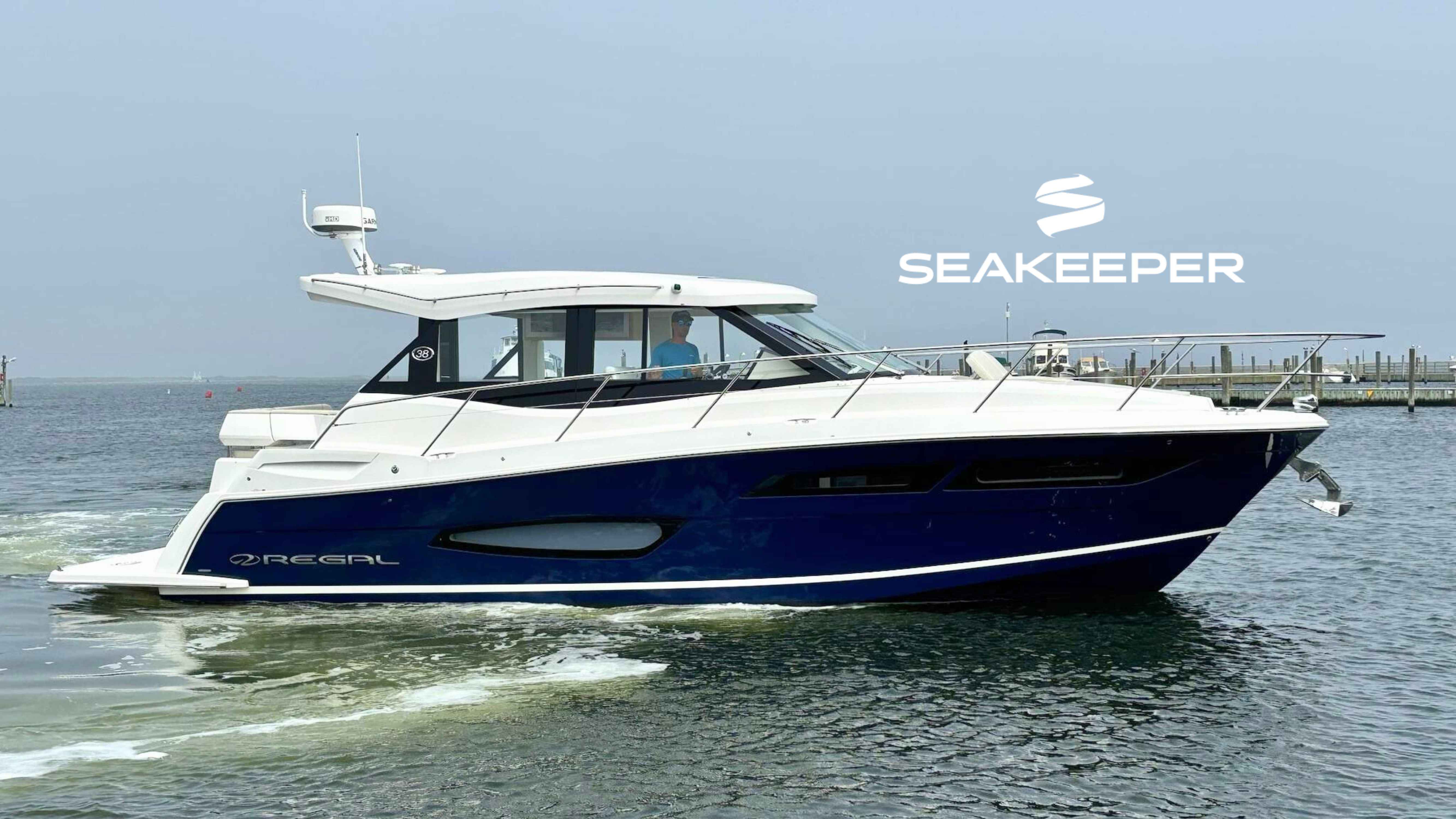 2023 Regal 38 GRANDE COUPE0
