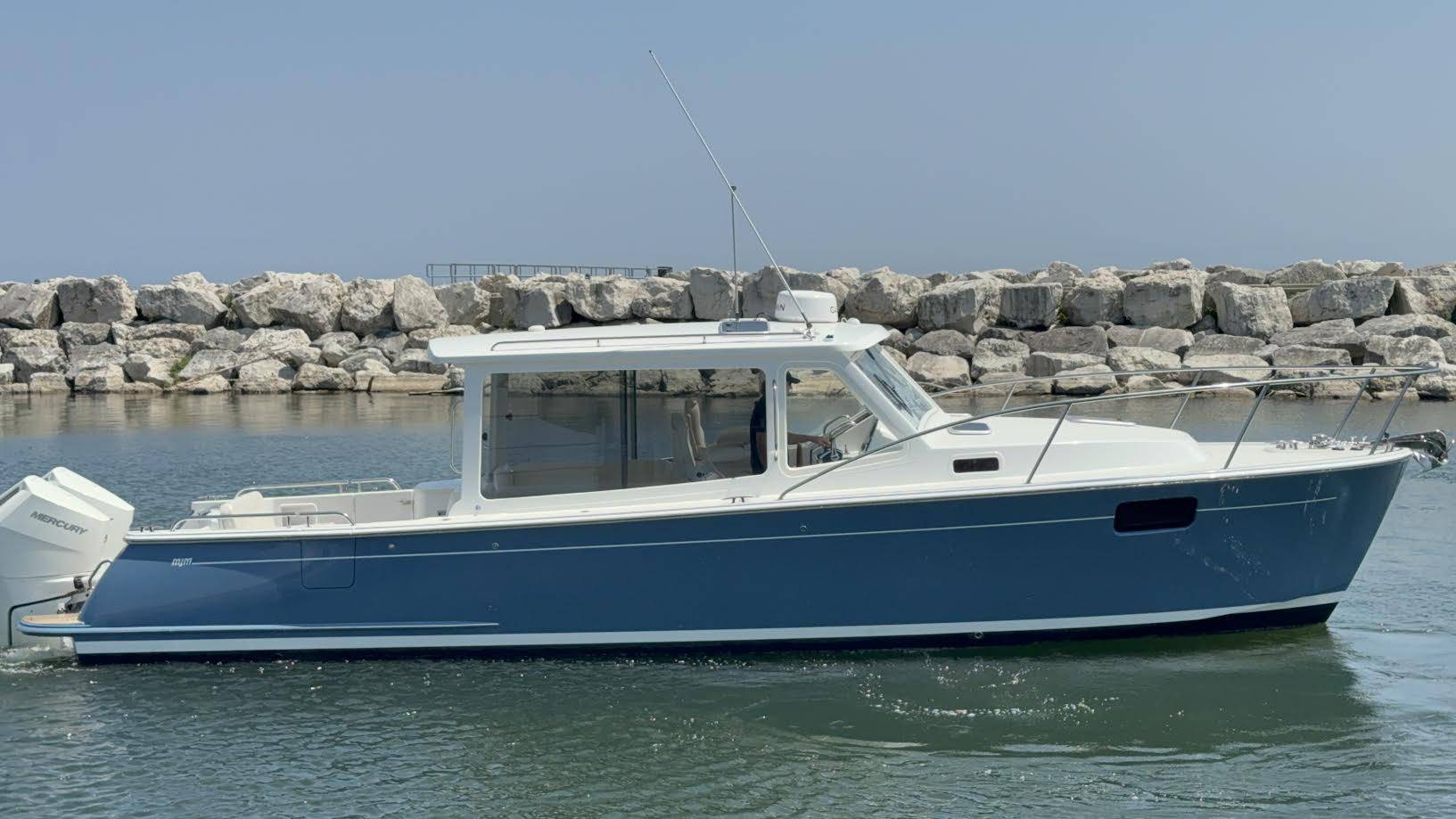 MJM Yachts 35 2025