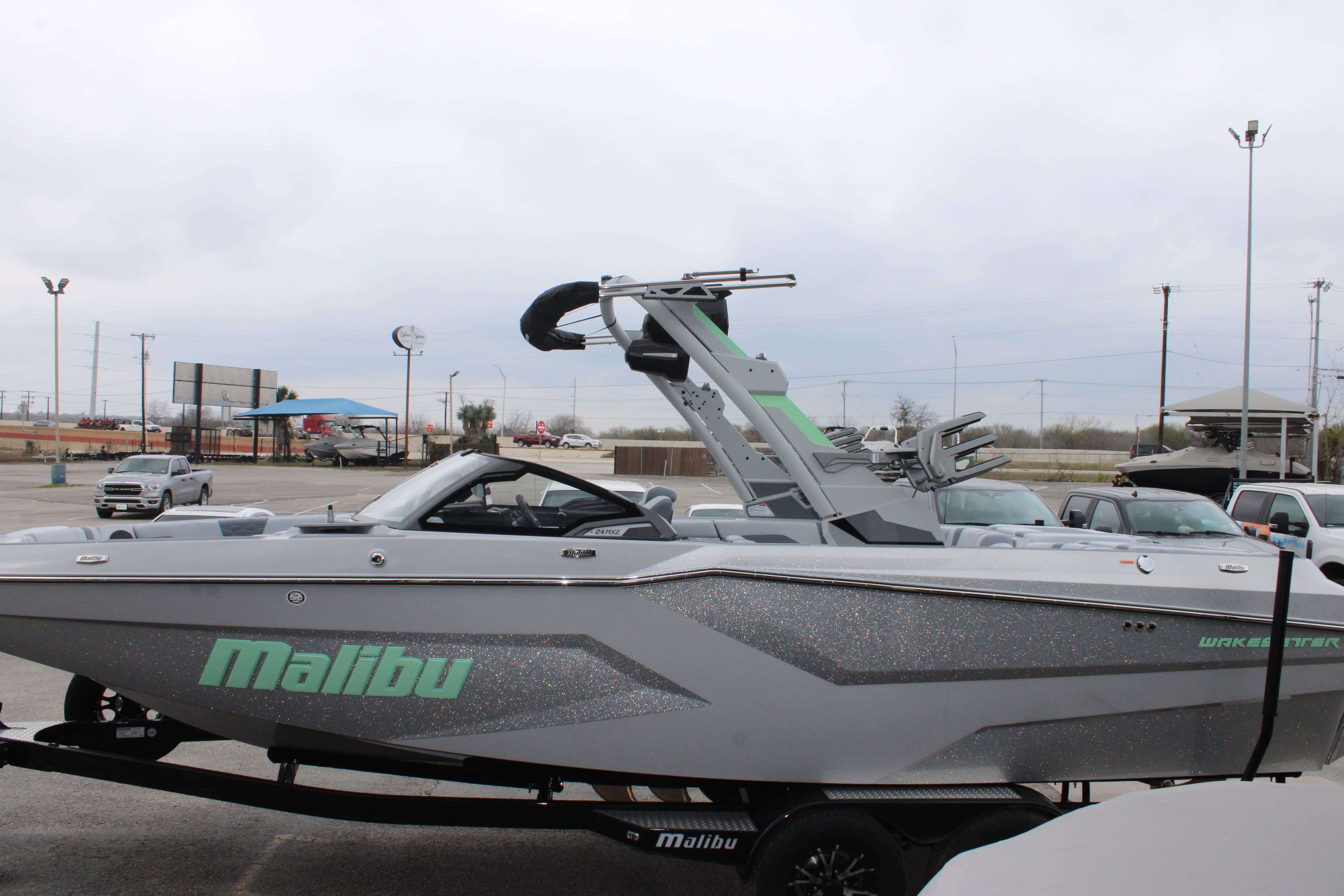 2026 Malibu Boats Wakesetter 24 MXZ-4