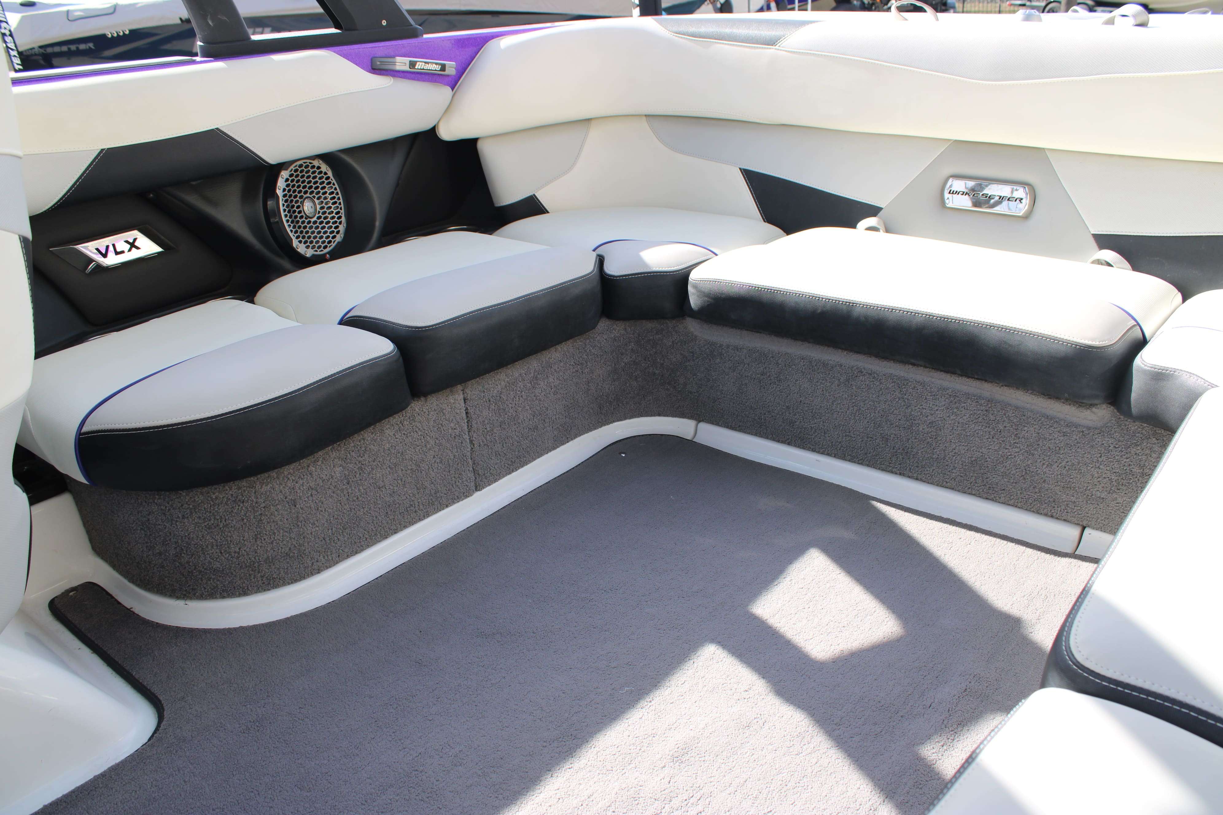 2016 Malibu Boats Wakesetter 22 VLX-13