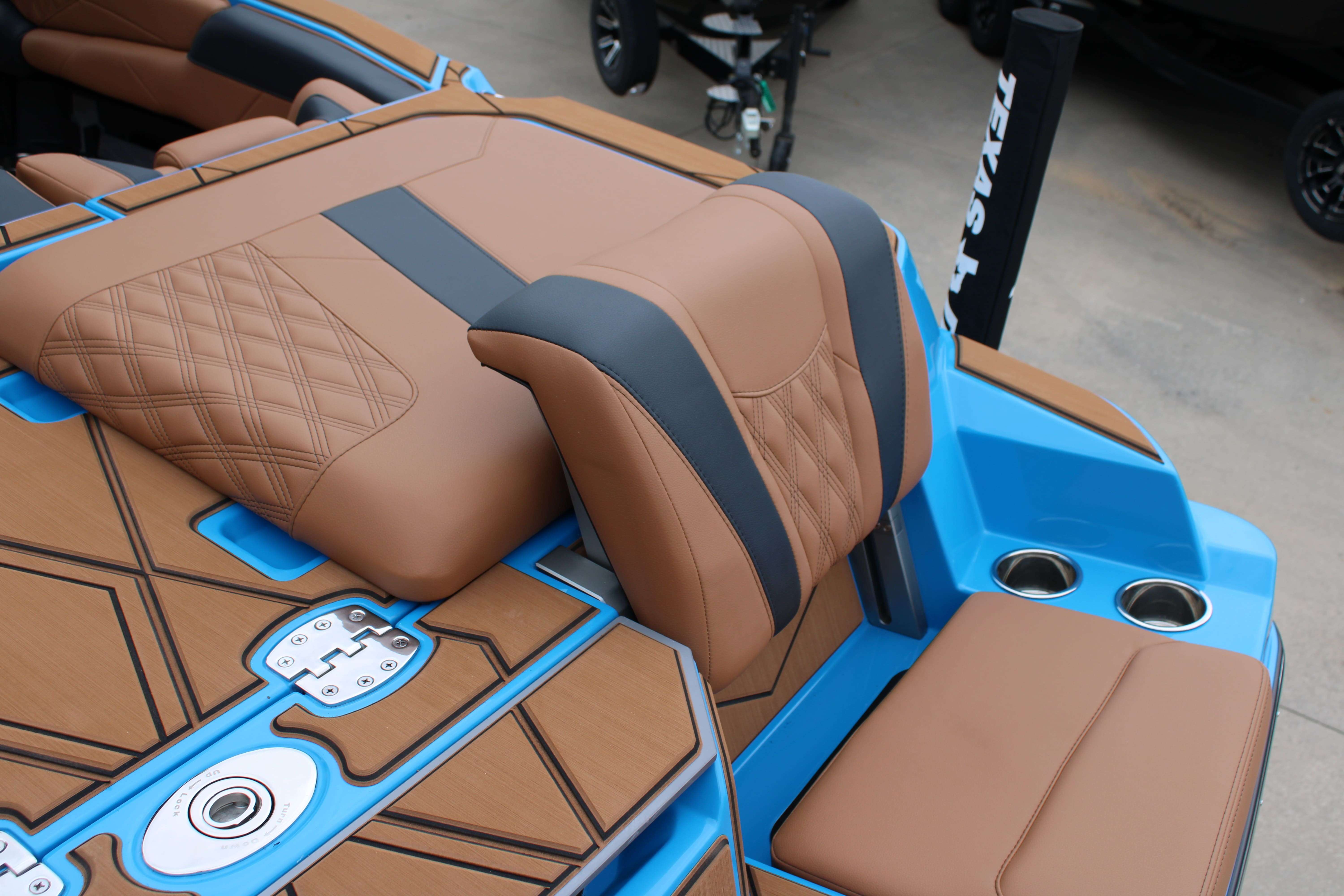 2025 Malibu Boats M230-8