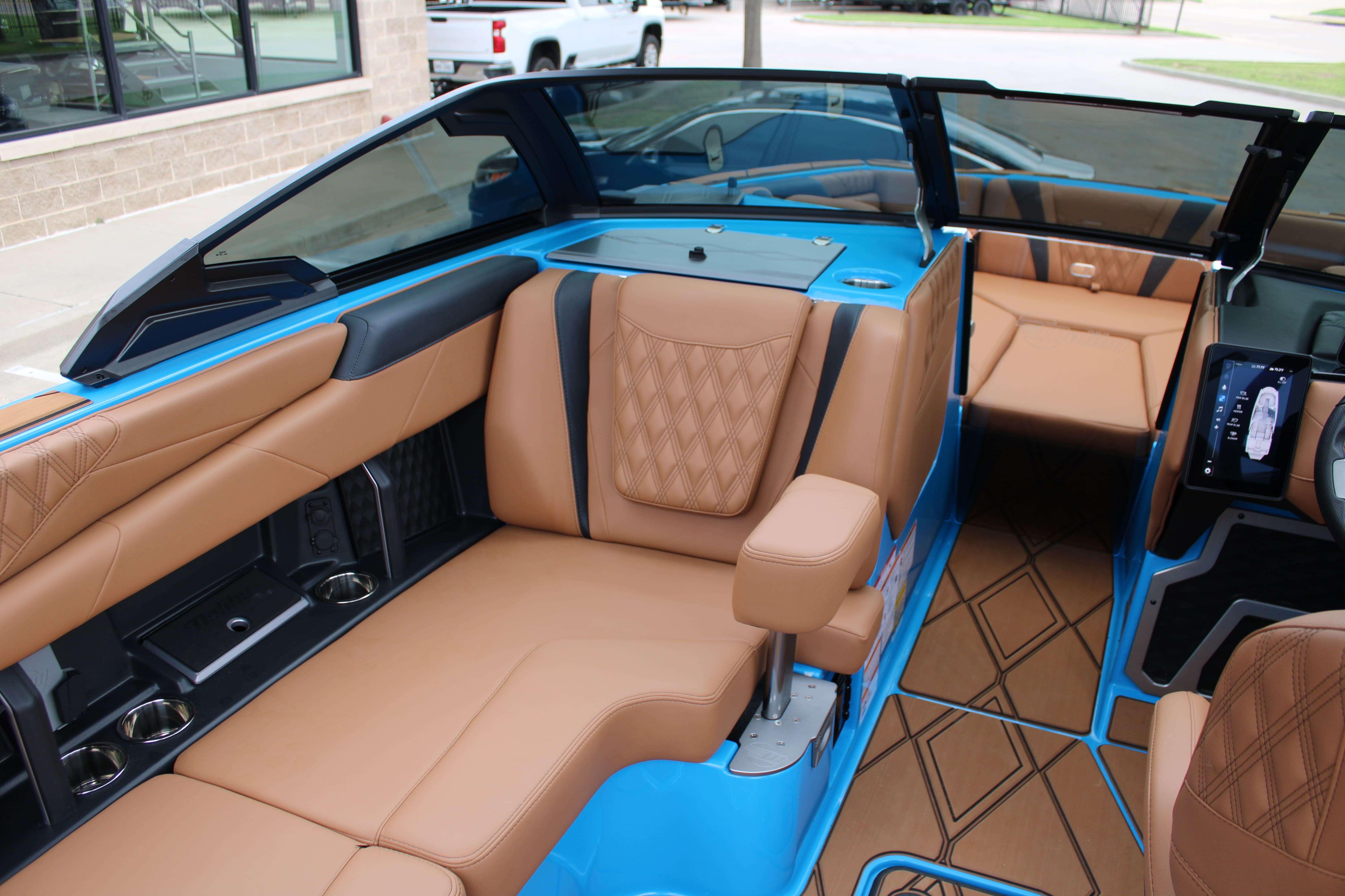 2025 Malibu Boats M230-11