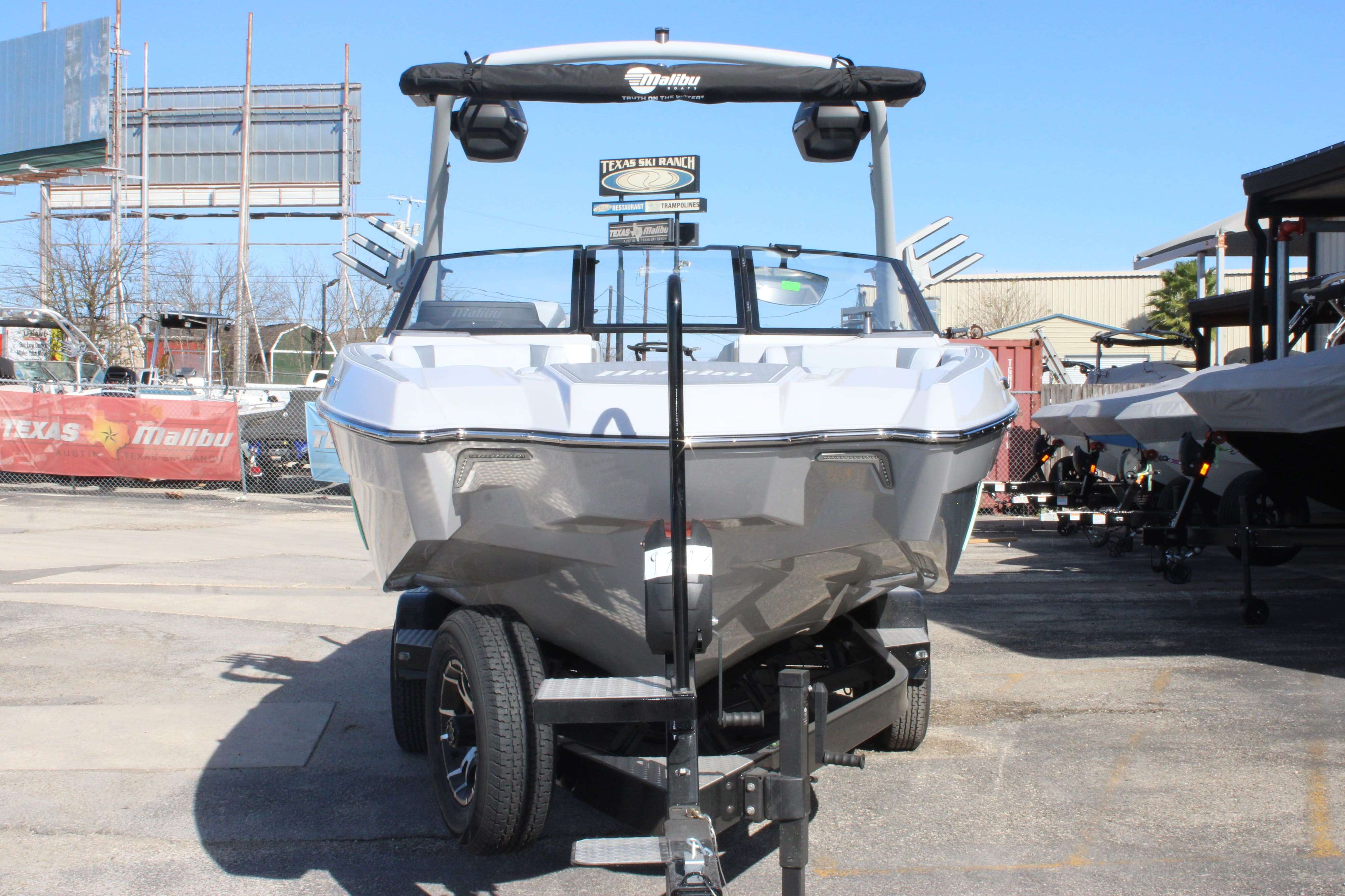 2026 Malibu Boats Wakesetter 24 MXZ-3