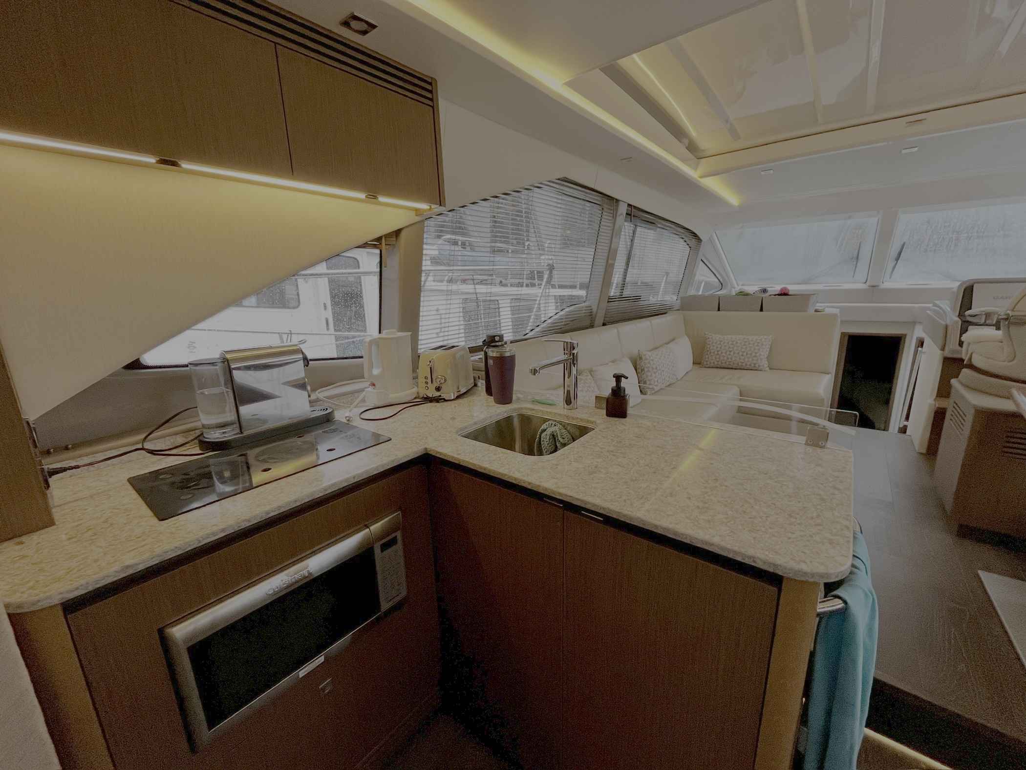 Pre-Owned 2019 Sea ray 460 Sundancer for Sale | Vancouver, BC | M&P Yacht Centre