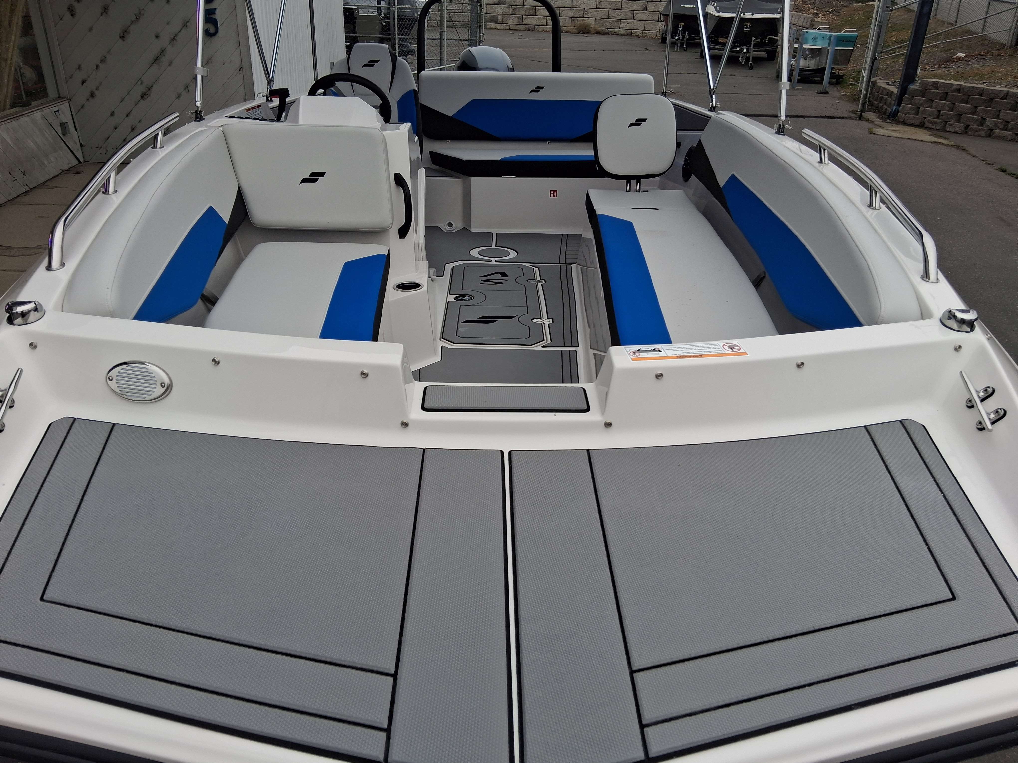  Starcraft SV 18 OB-8