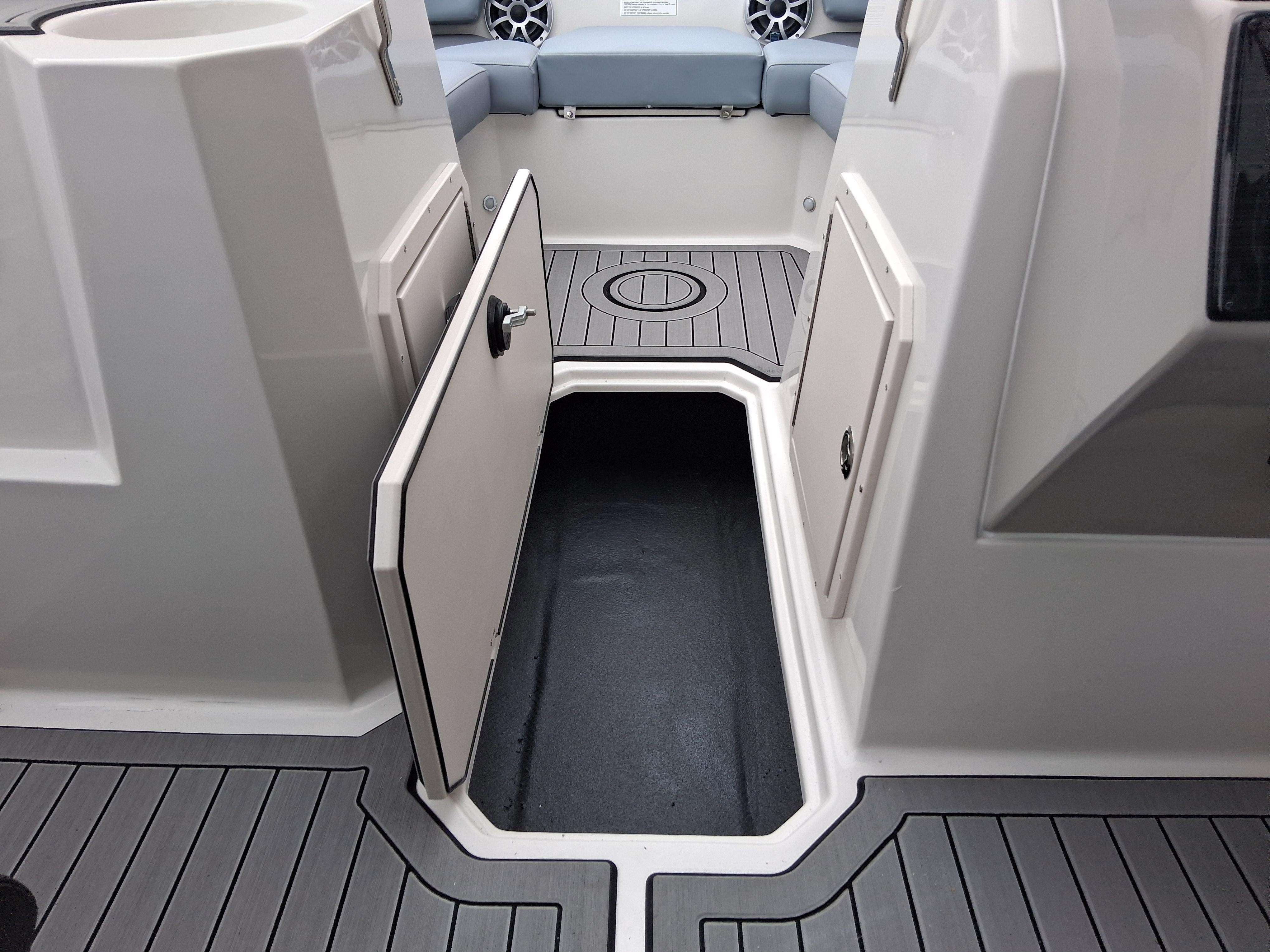  Starcraft SVX 210 IO-17