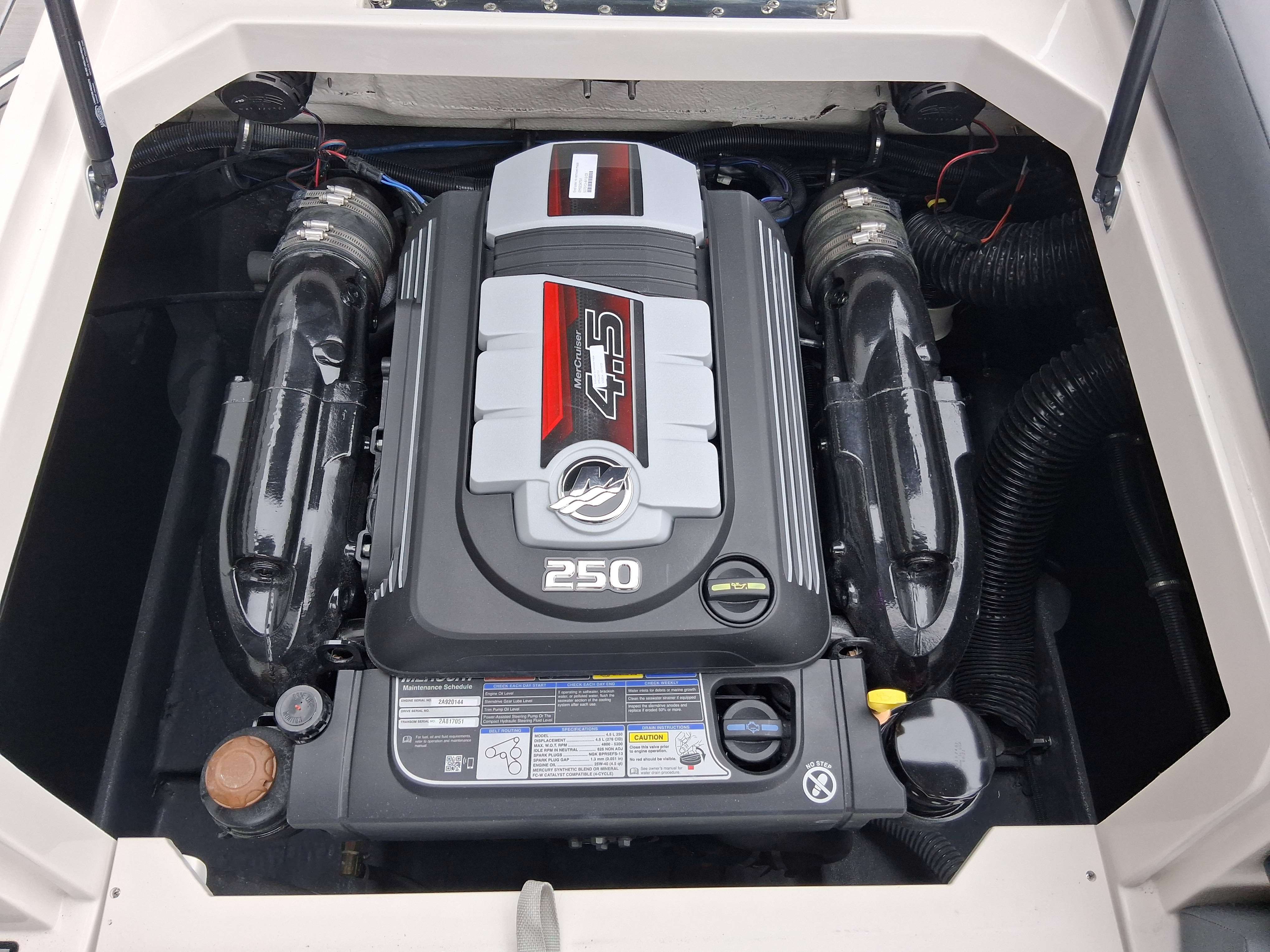  Starcraft SVX 210 IO-19