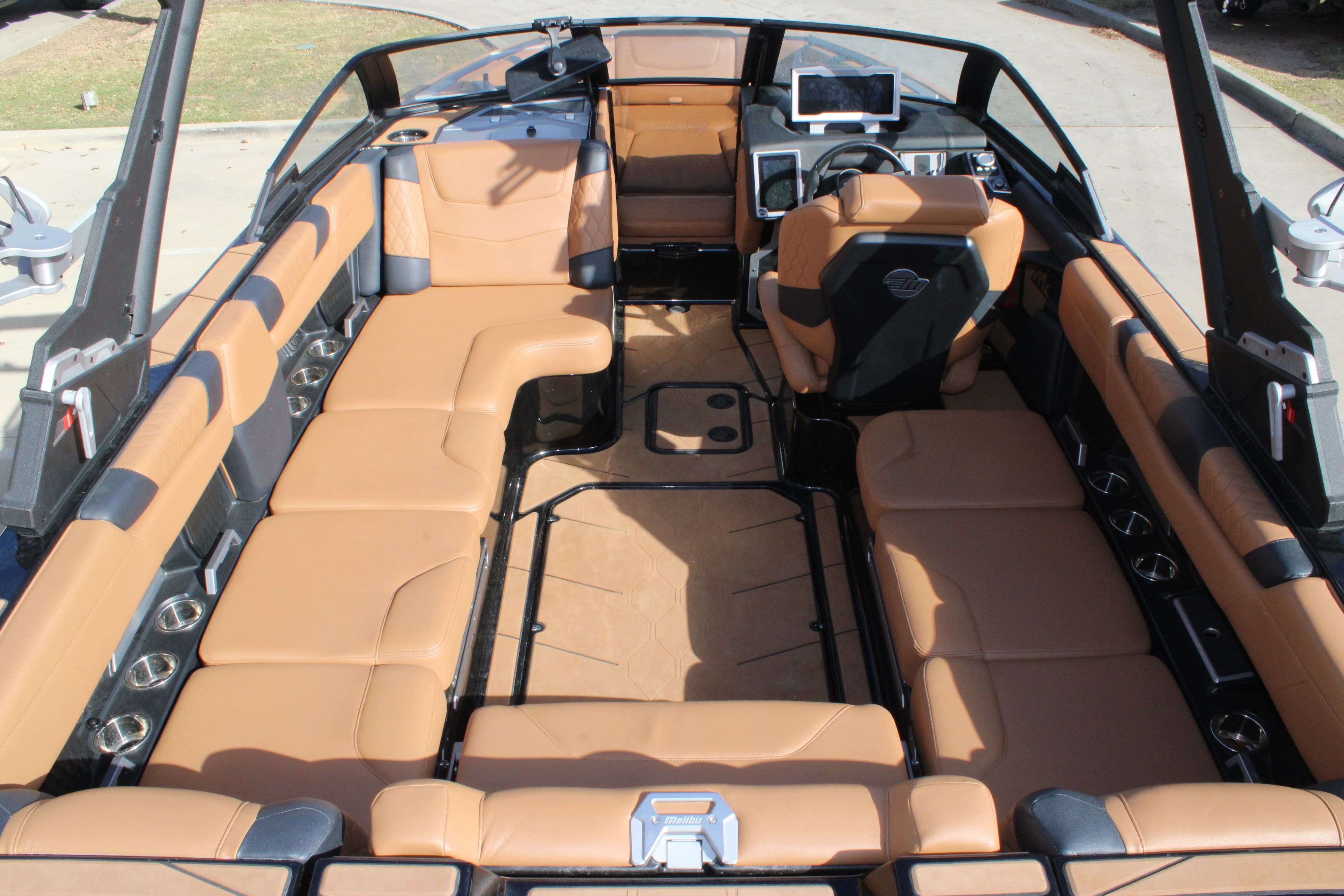 2023 Malibu Boats M220-10