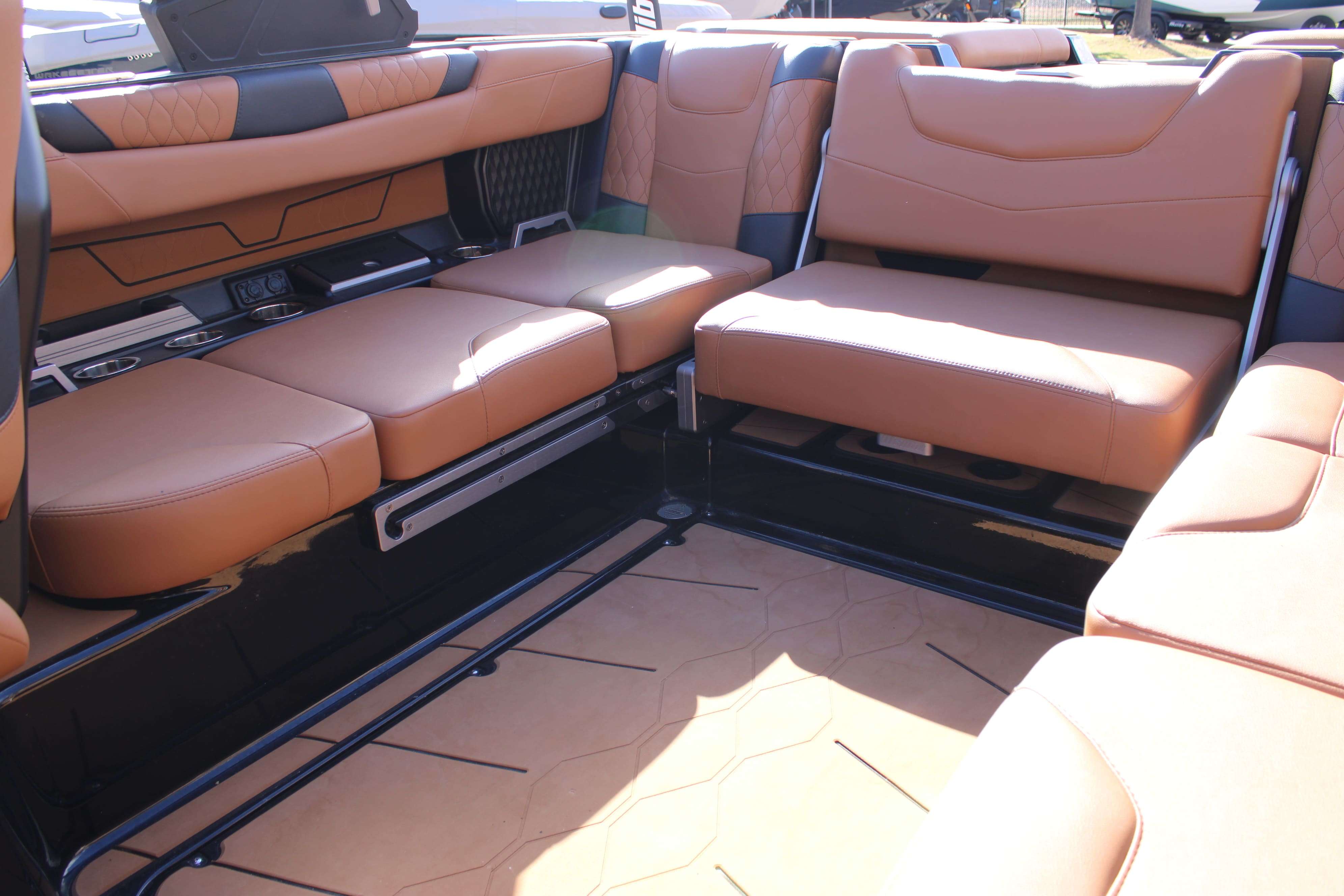 2023 Malibu Boats M220-15