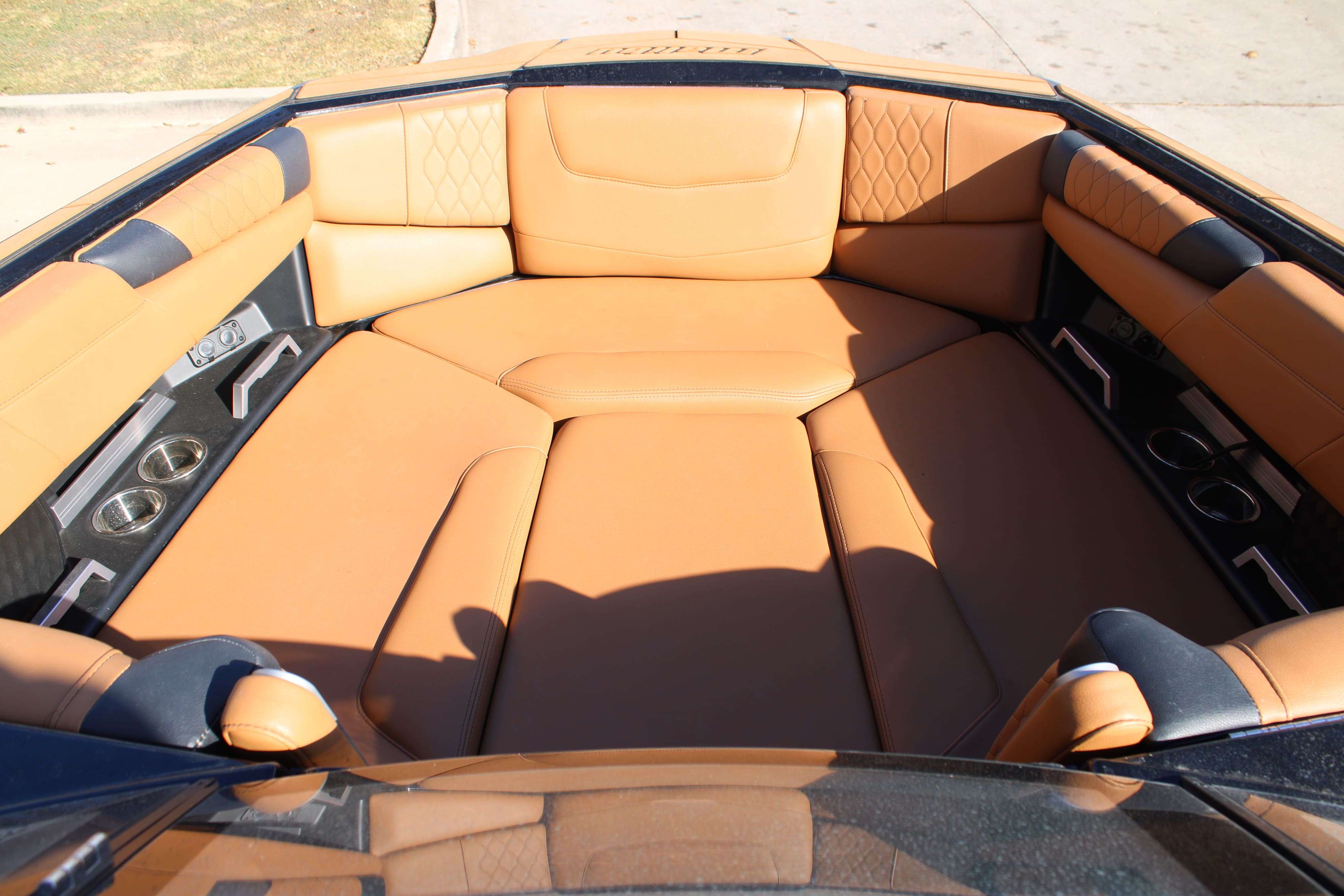 2023 Malibu Boats M220-18