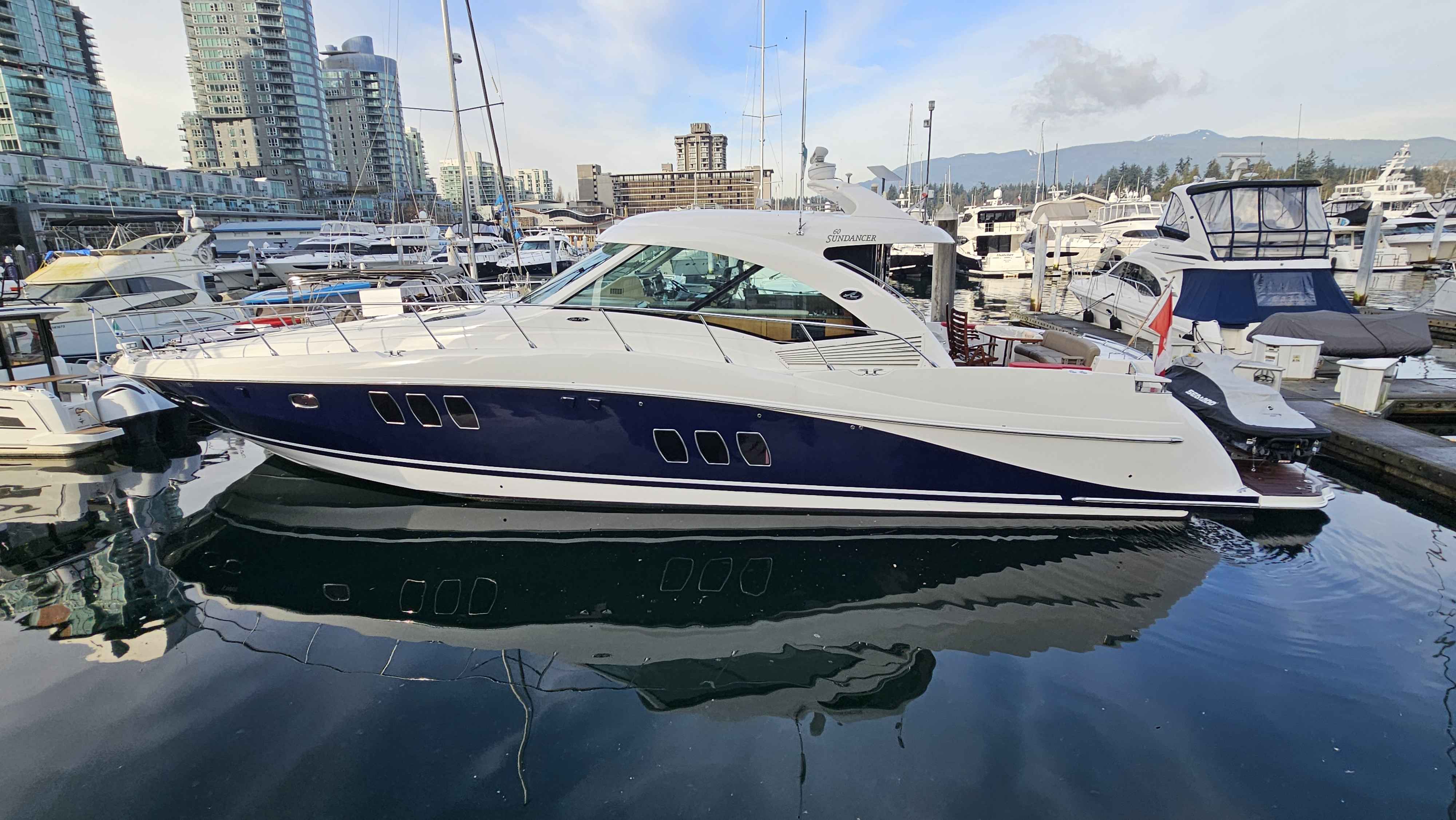 Pre-Owned 2007 Sea ray 60 Sundancer for Sale | Vancouver, BC | M&P Yacht Centre