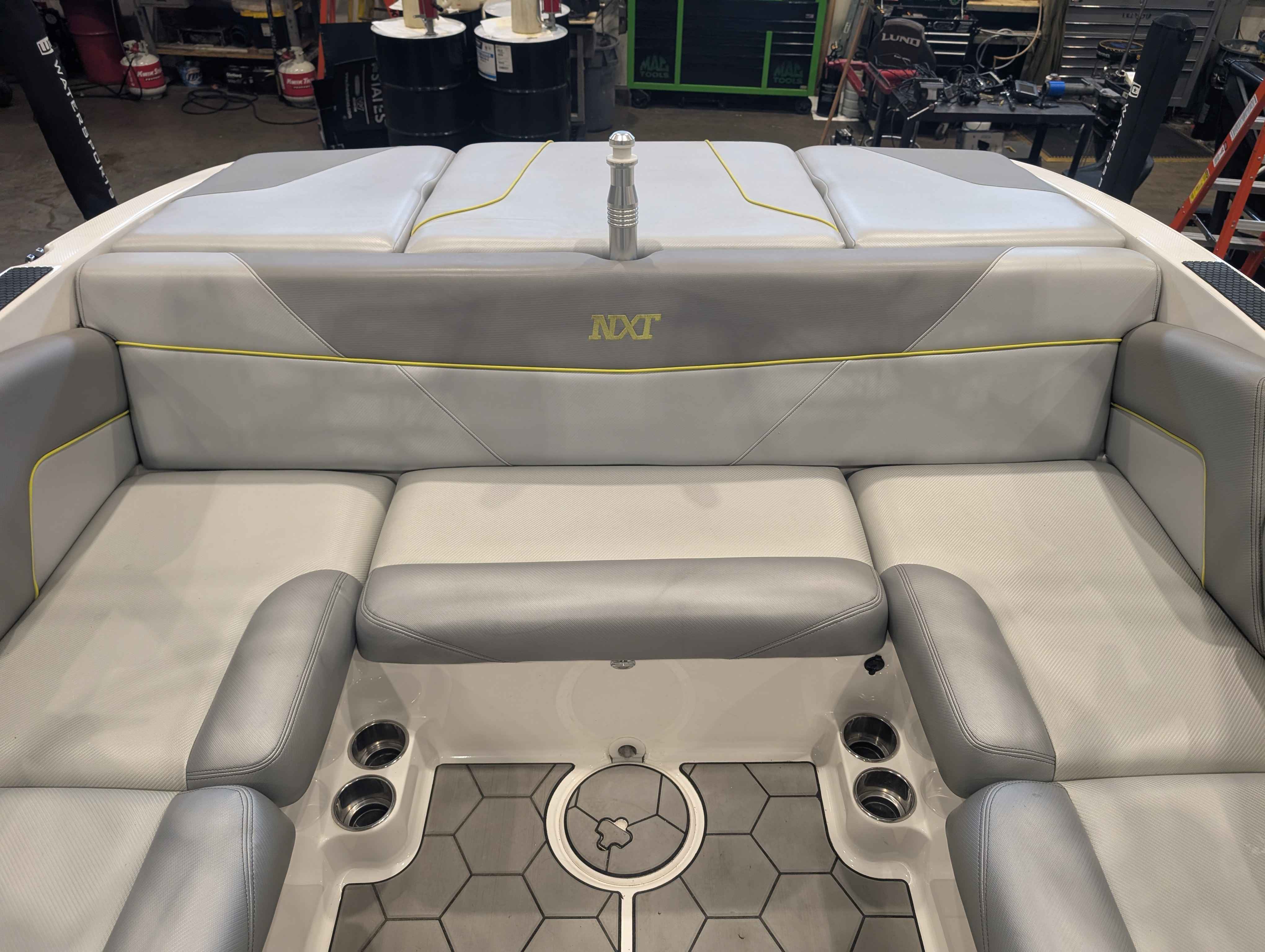 boat-carouselImage-image