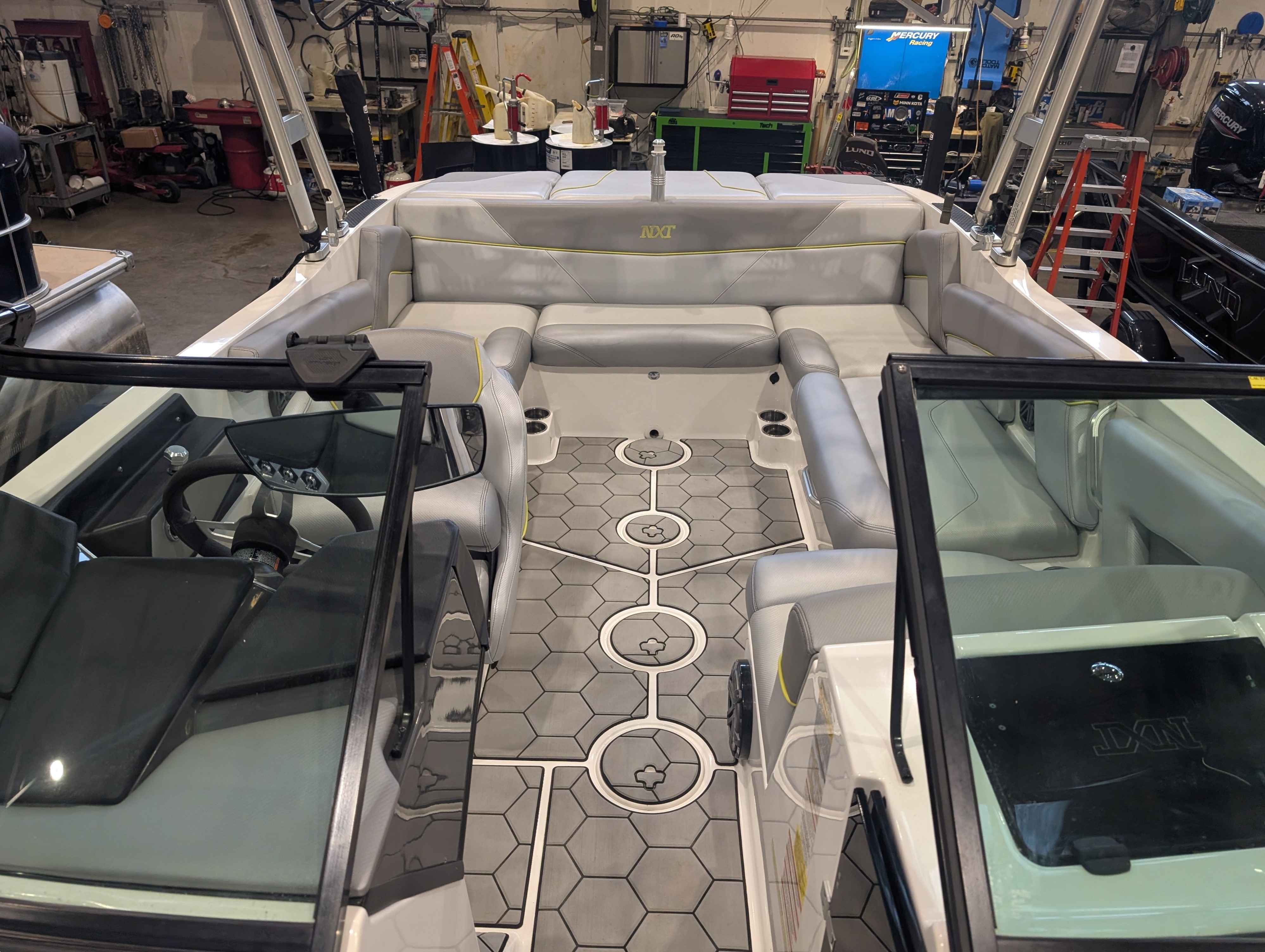 boat-carouselImage-image