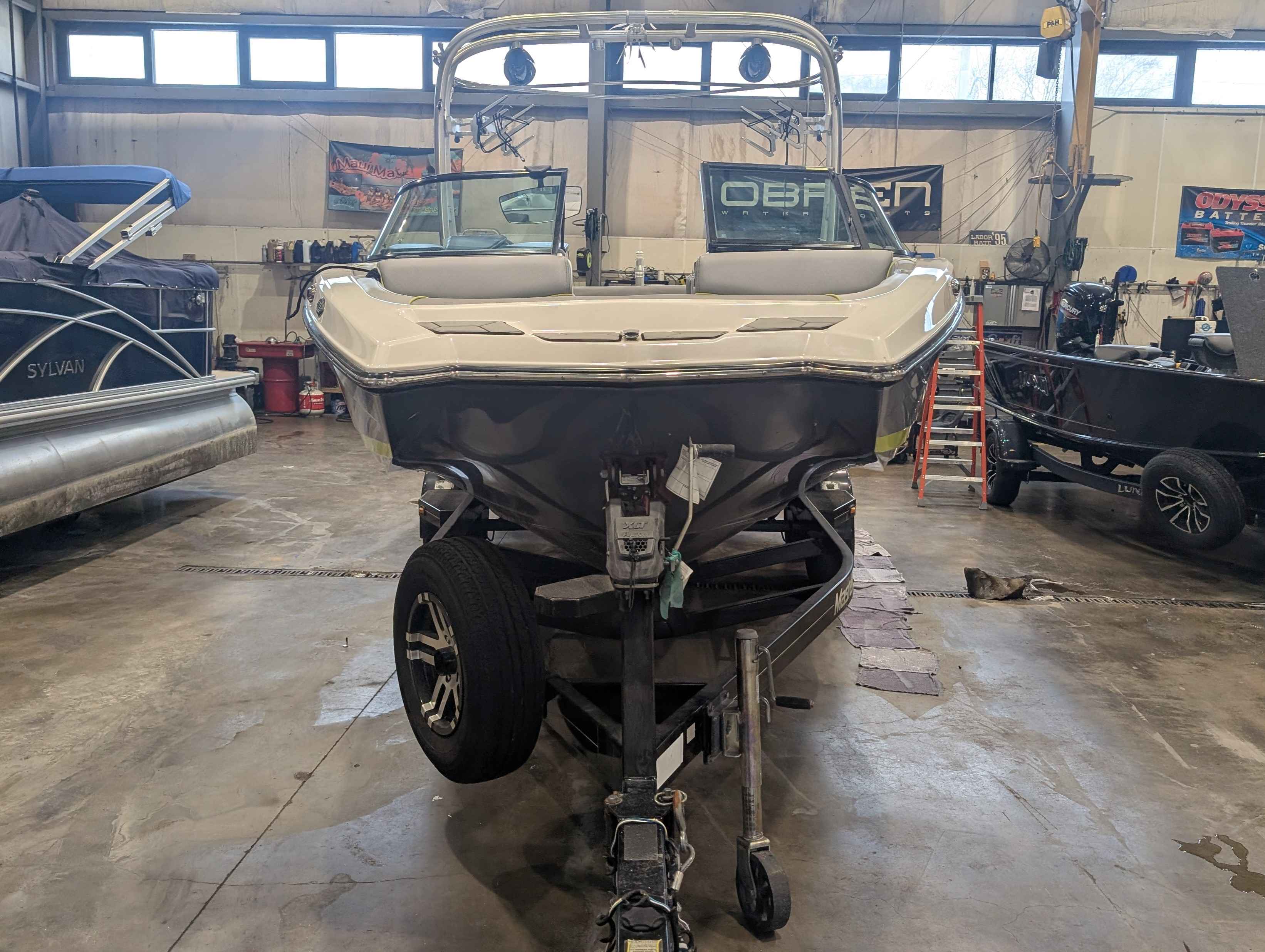 boat-carouselImage-image