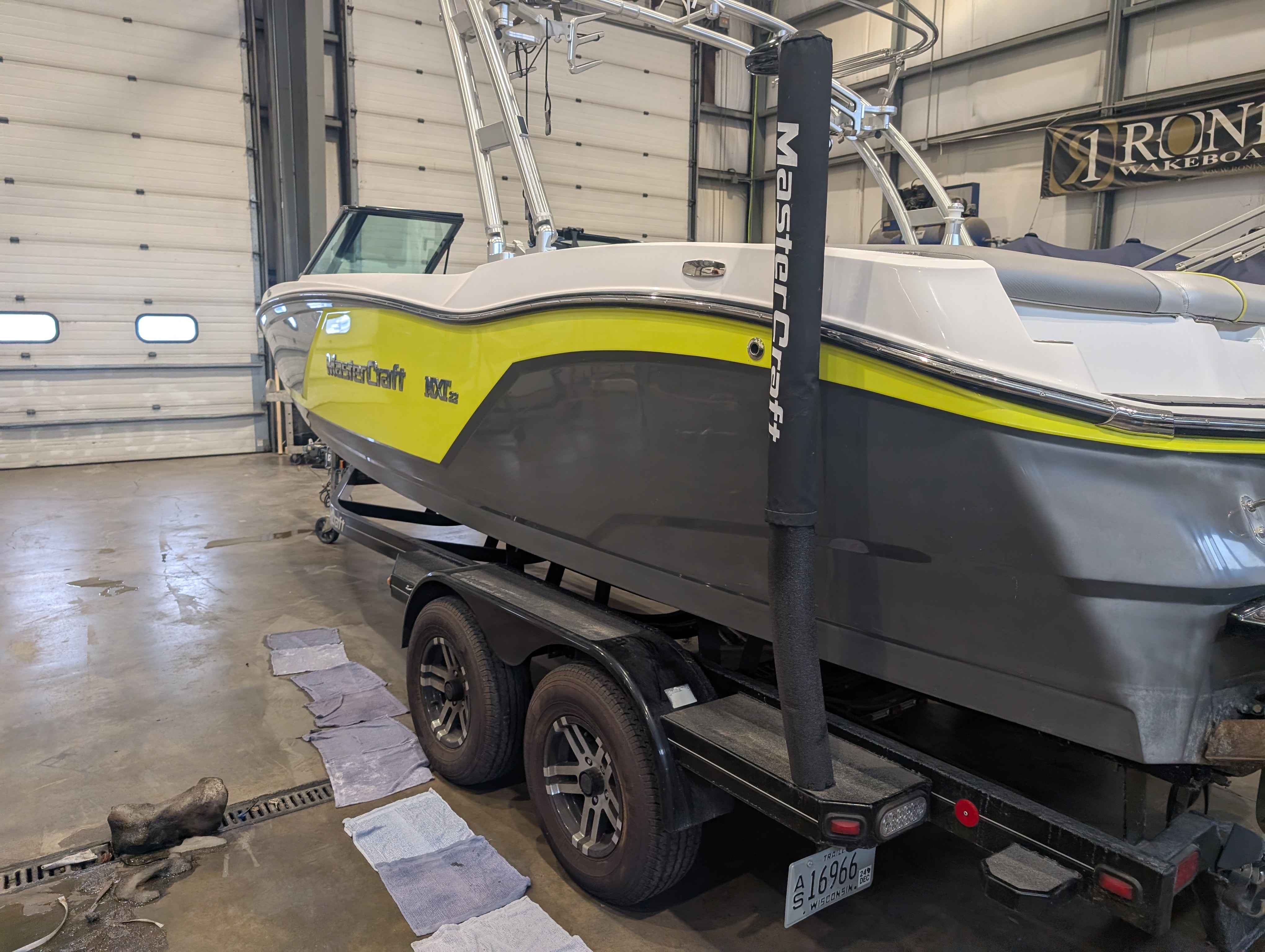 boat-carouselImage-image