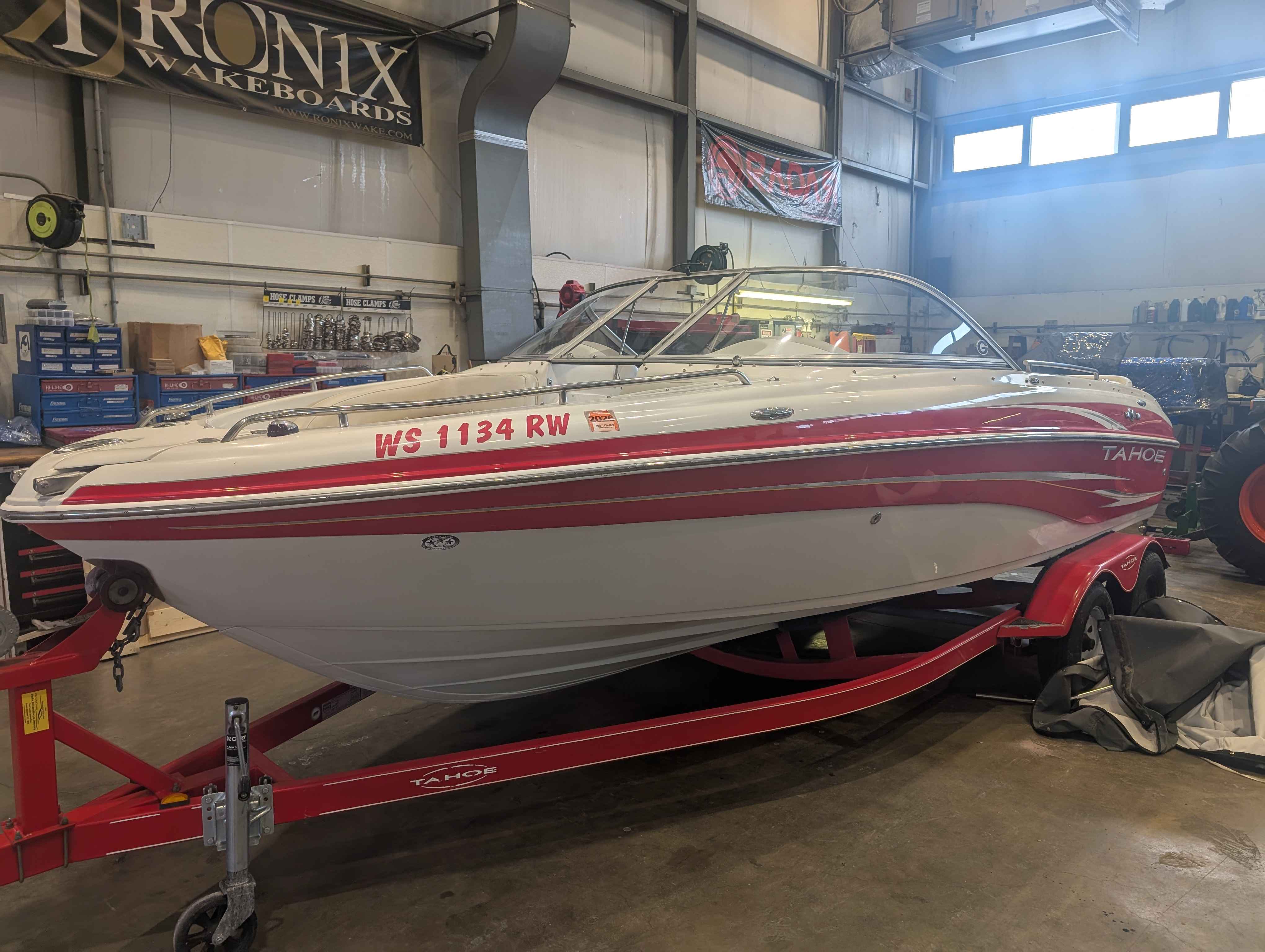 boat-carouselImage-image