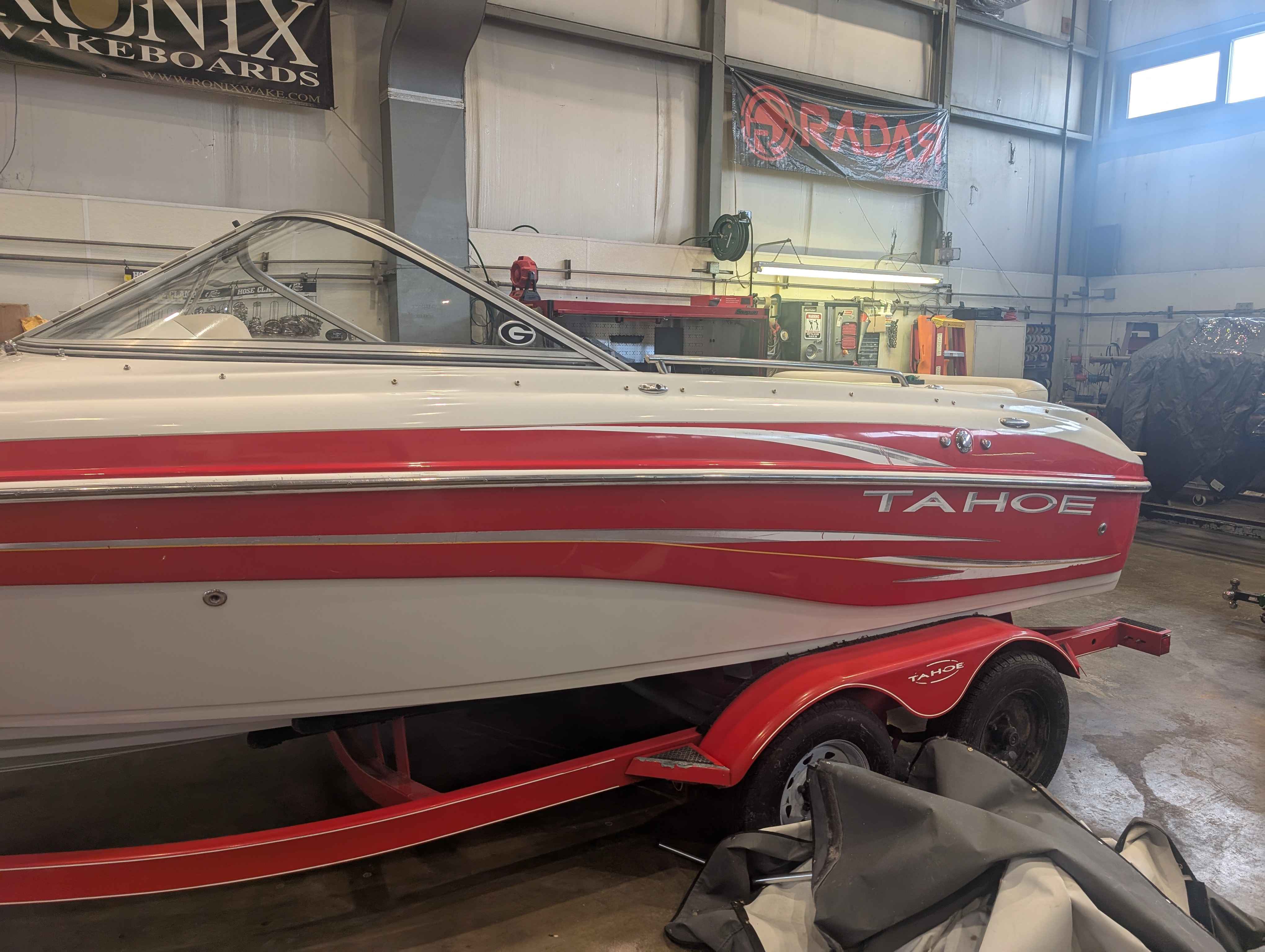 boat-carouselImage-image