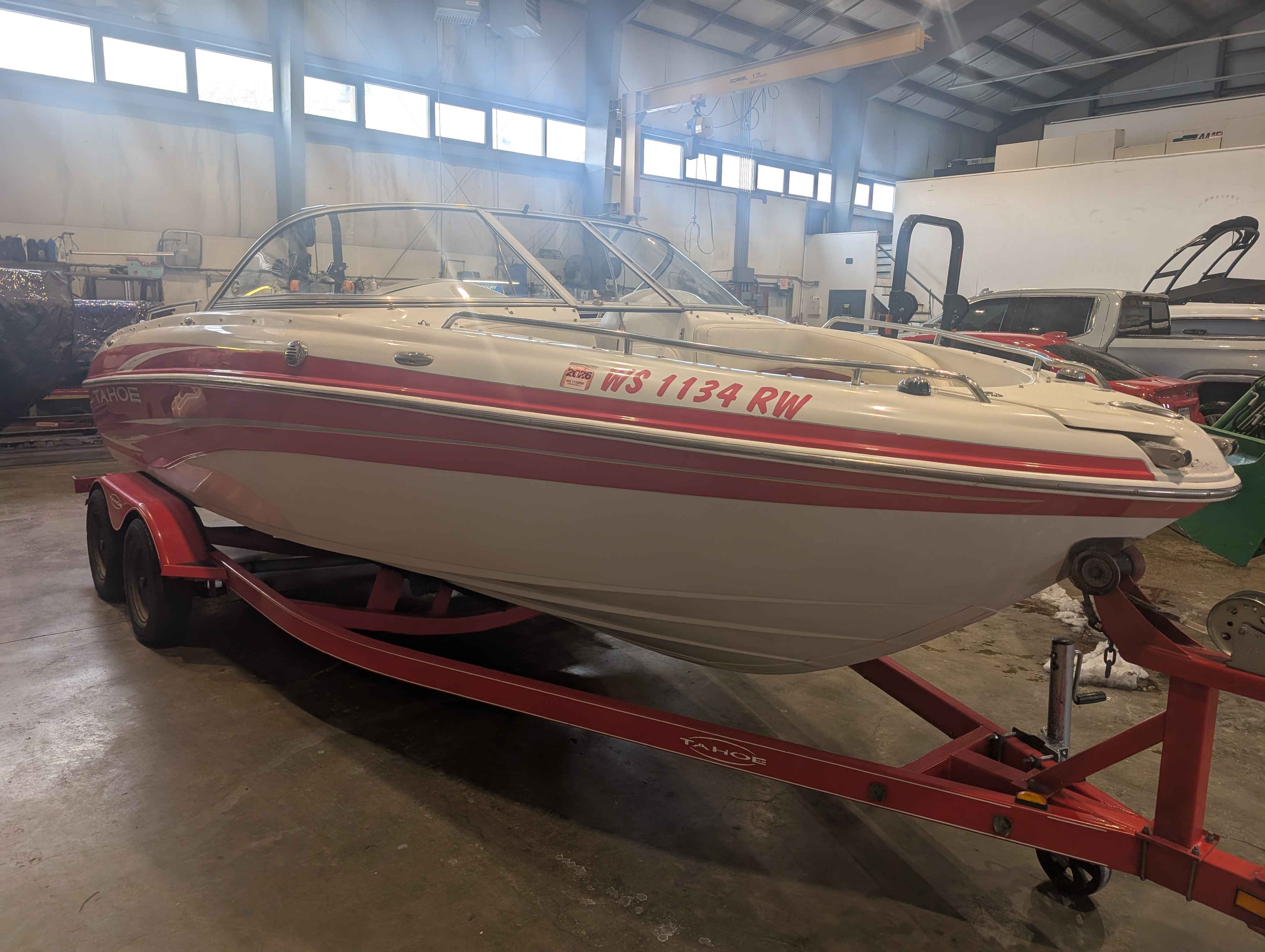 boat-carouselImage-image