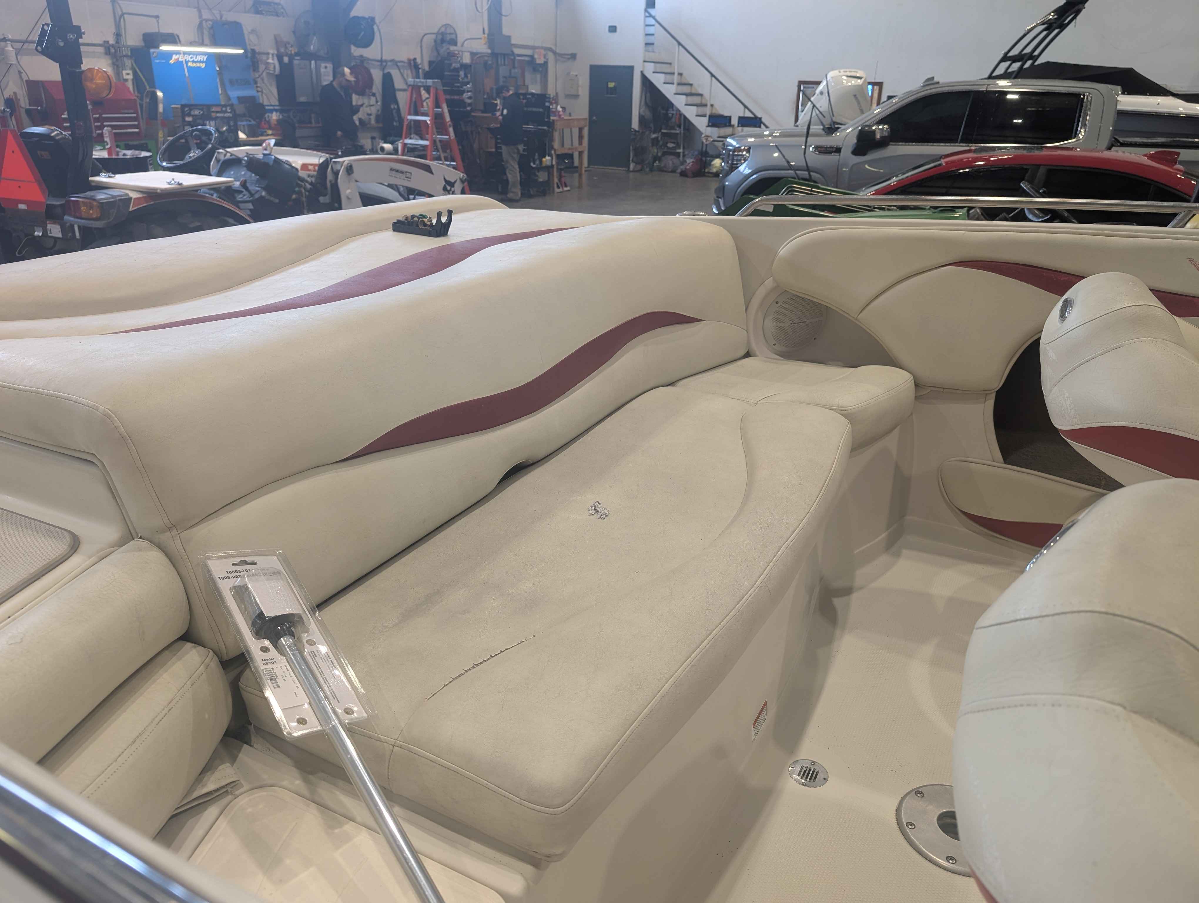 boat-carouselImage-image