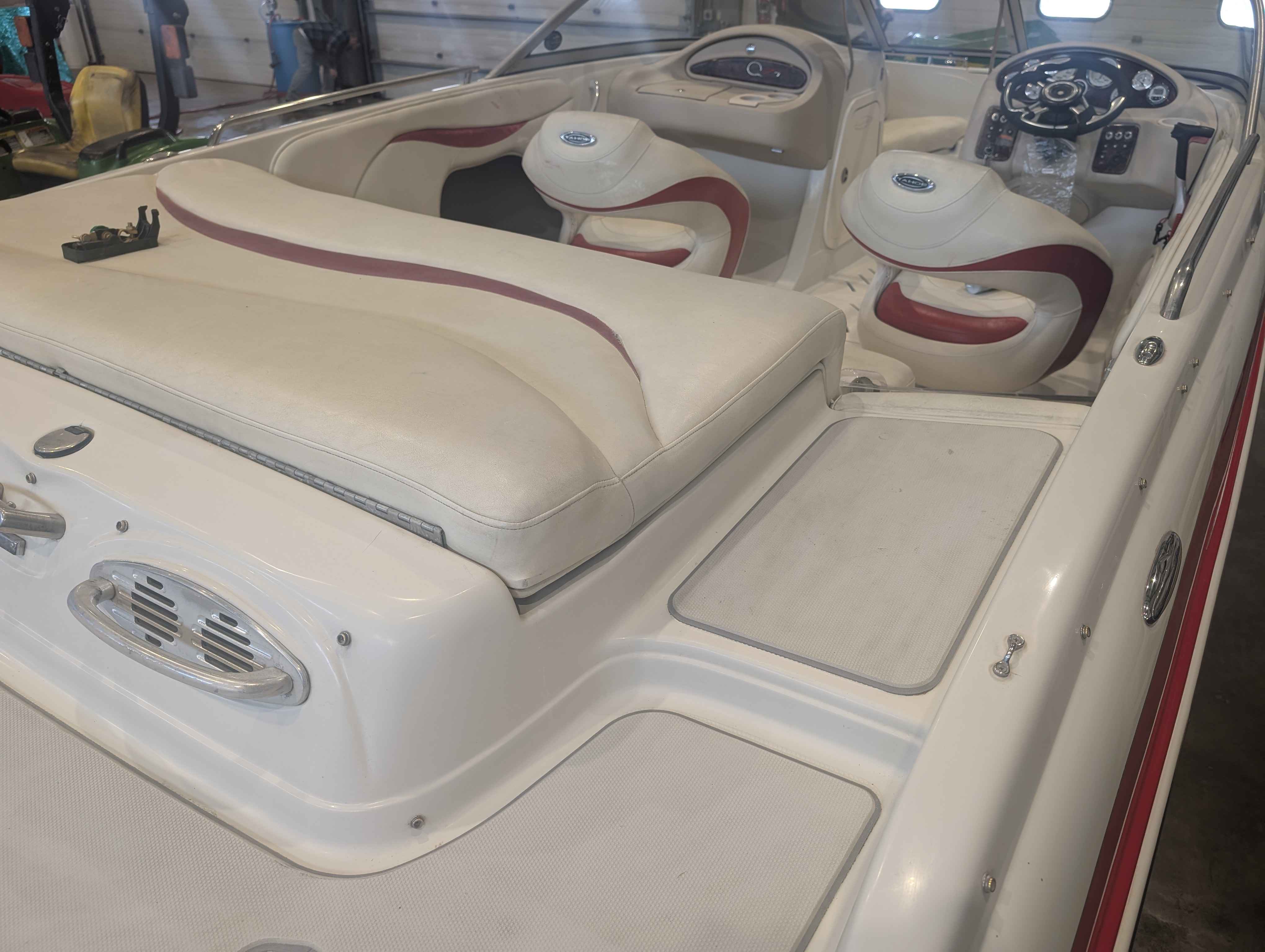 boat-carouselImage-image