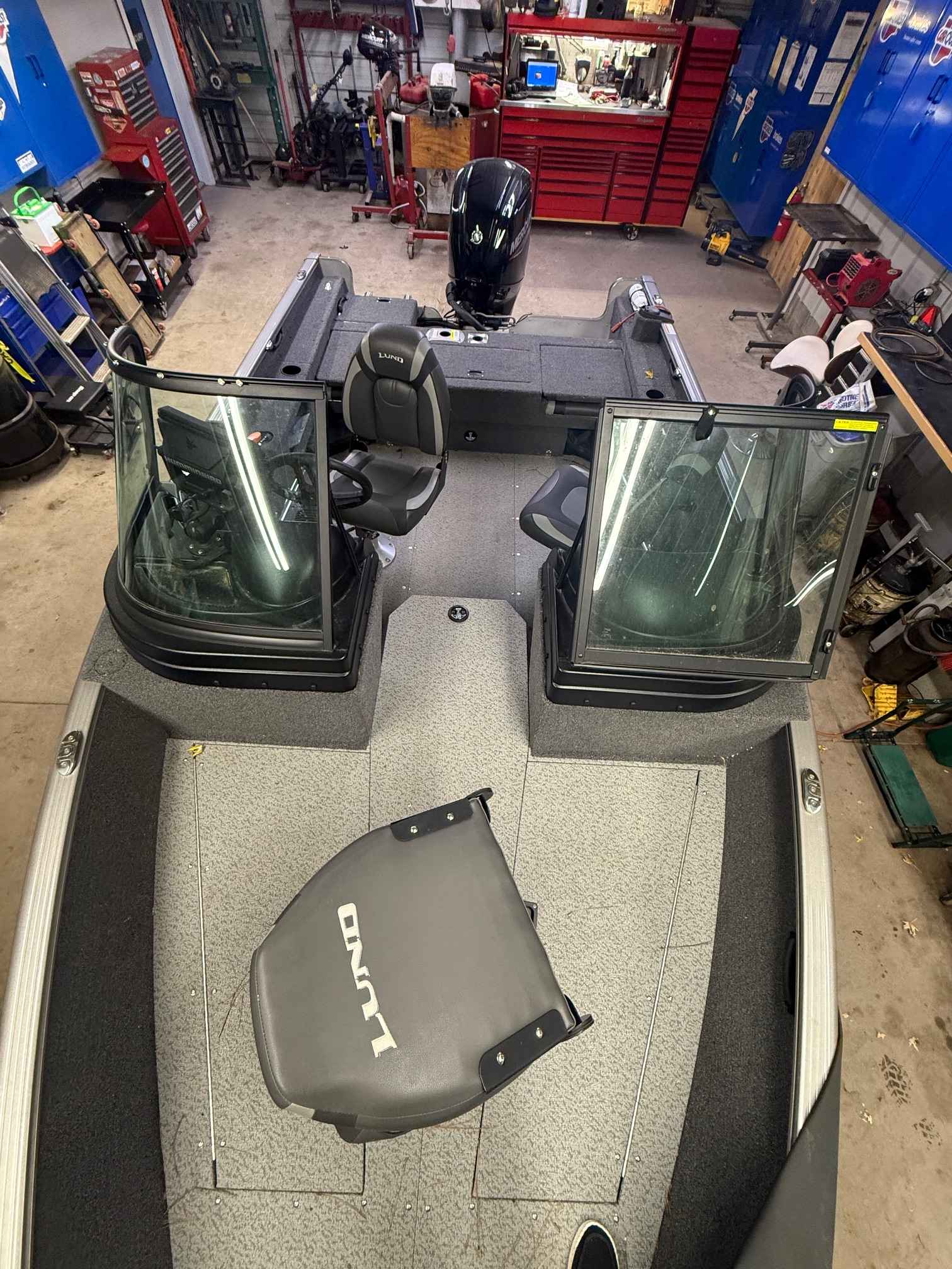 boat-carouselImage-image