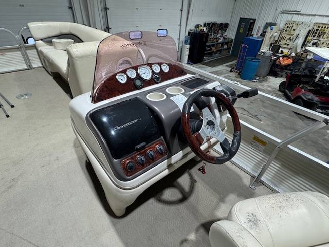 boat-carouselImage-image