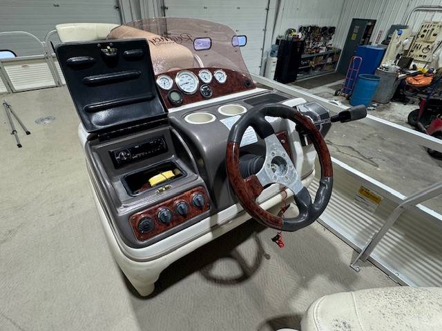 boat-carouselImage-image