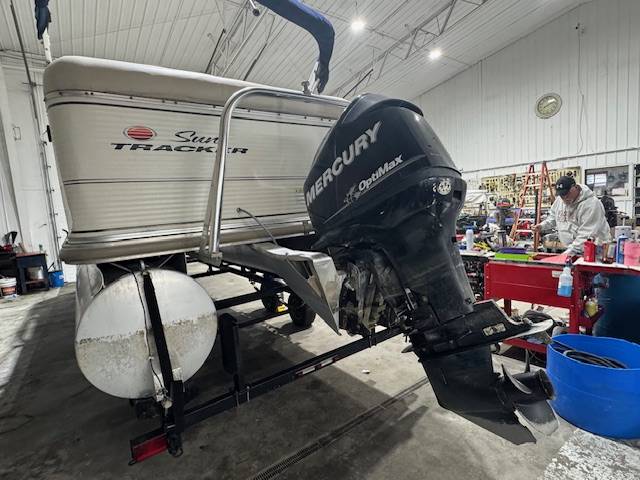 boat-carouselImage-image