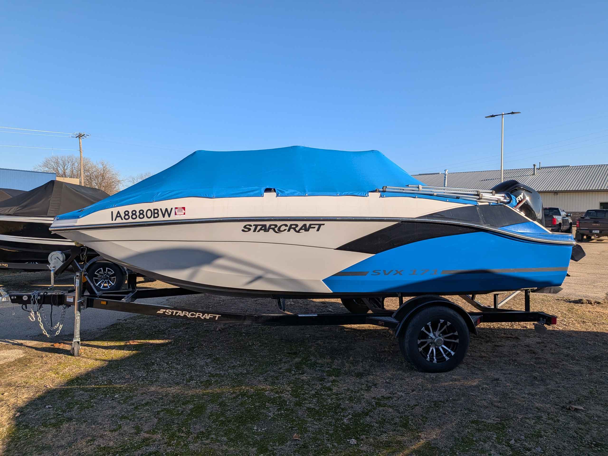 boat-carouselImage-image