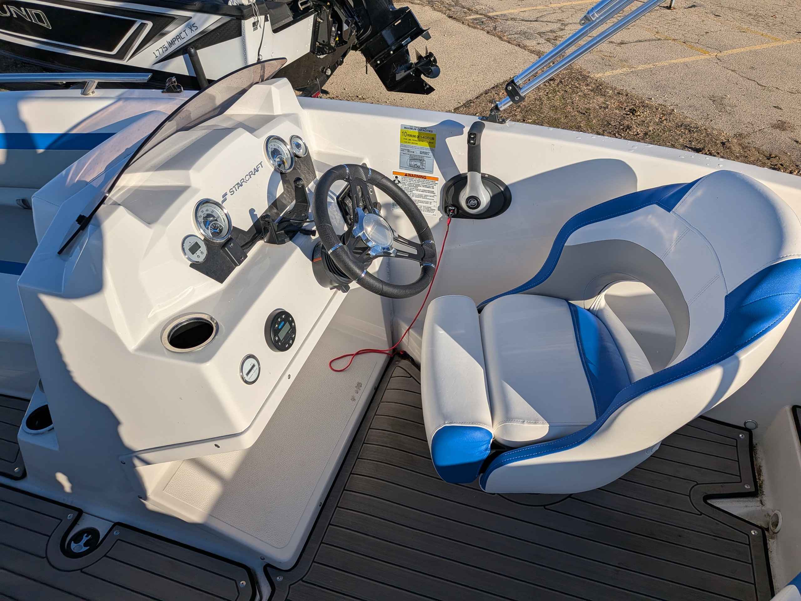 boat-carouselImage-image