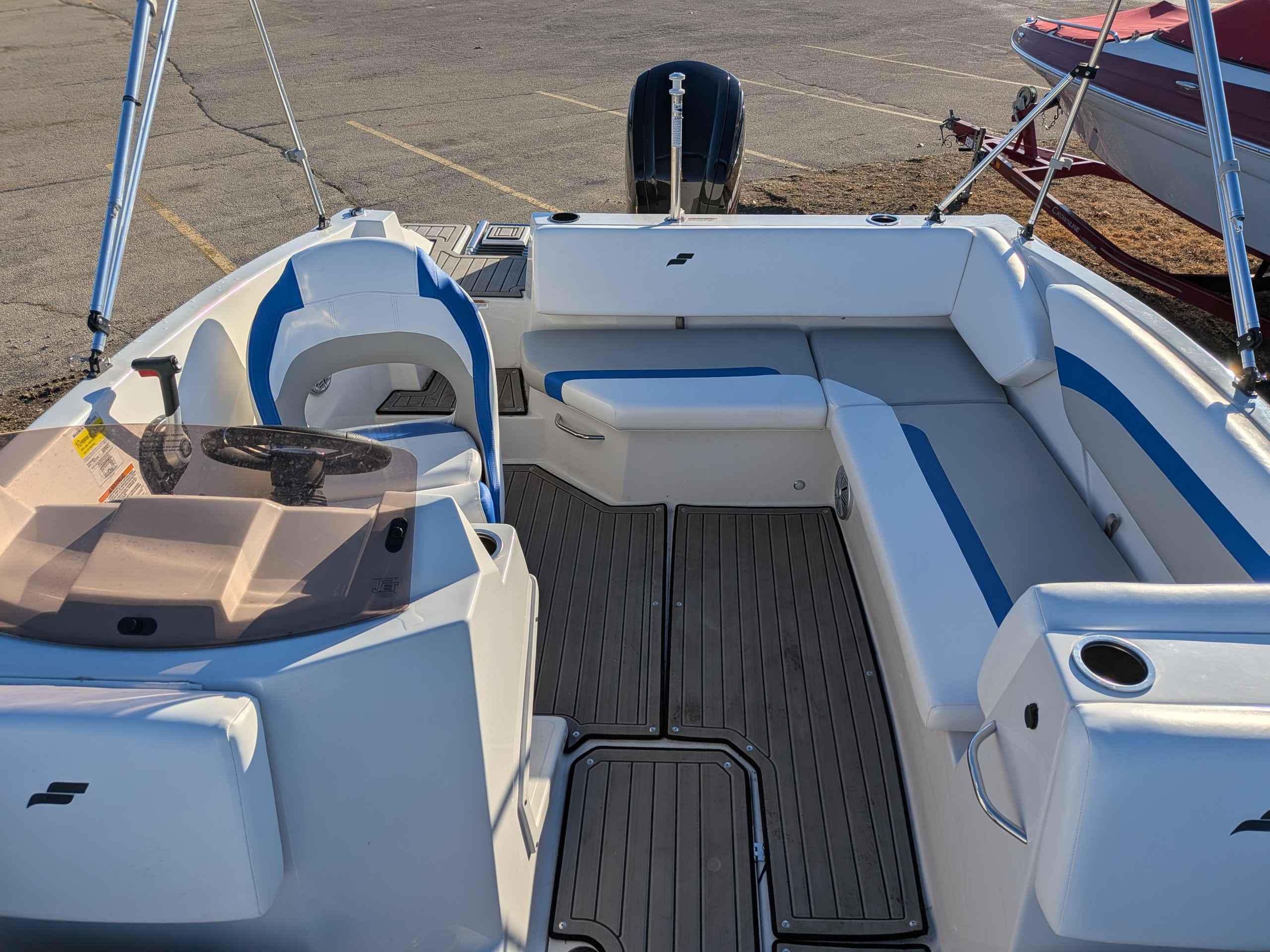 boat-carouselImage-image