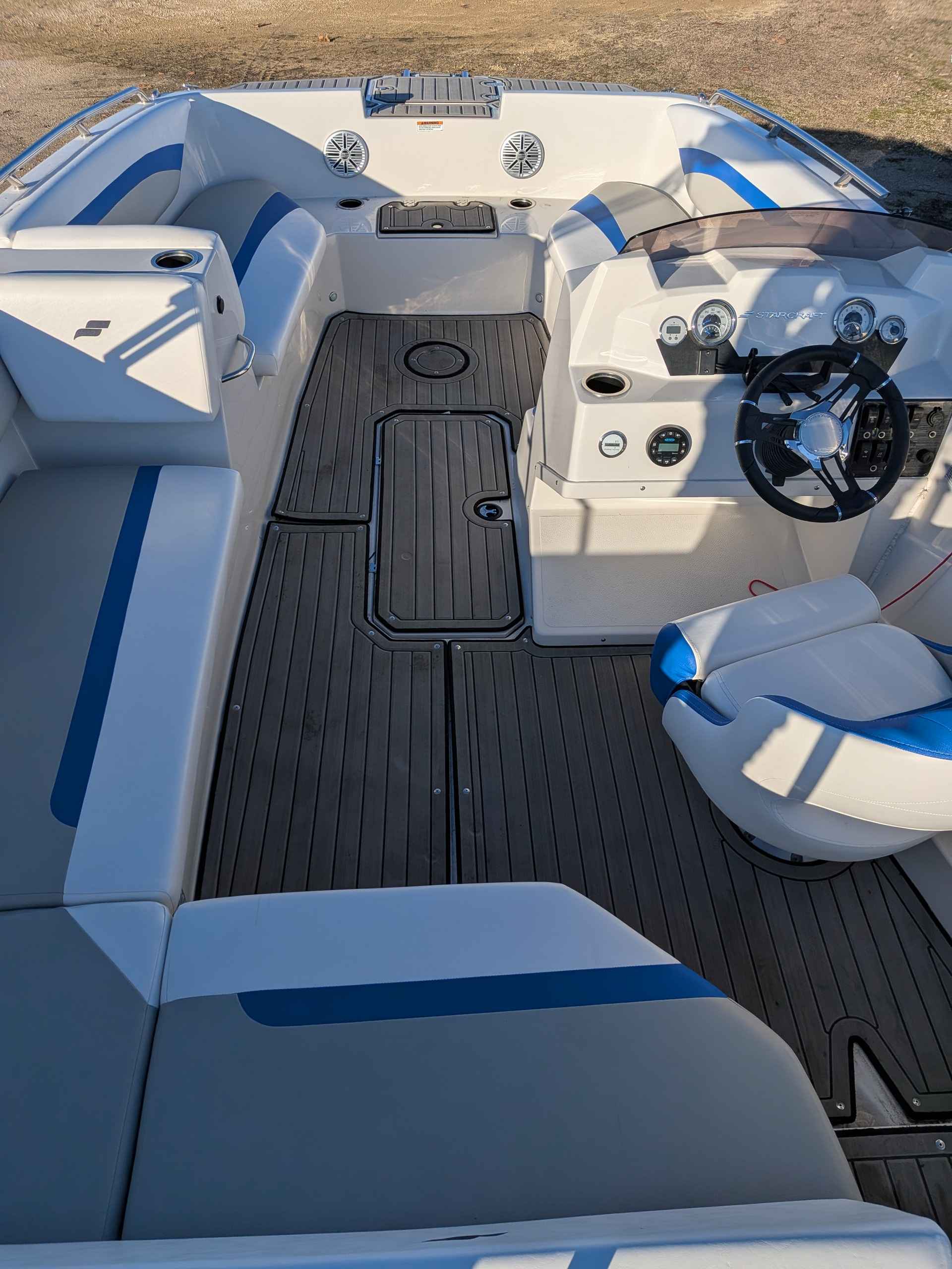 boat-carouselImage-image