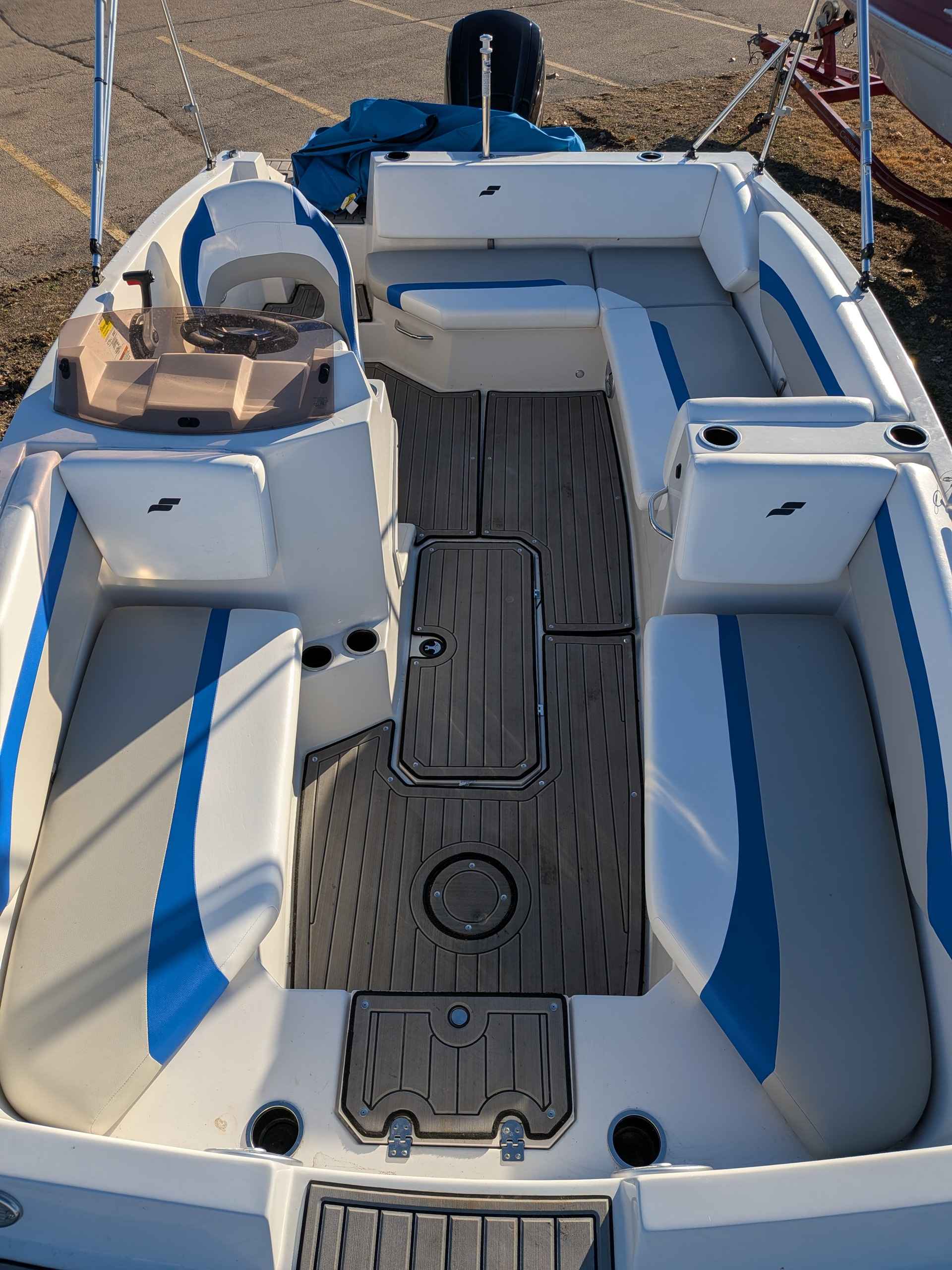 boat-carouselImage-image