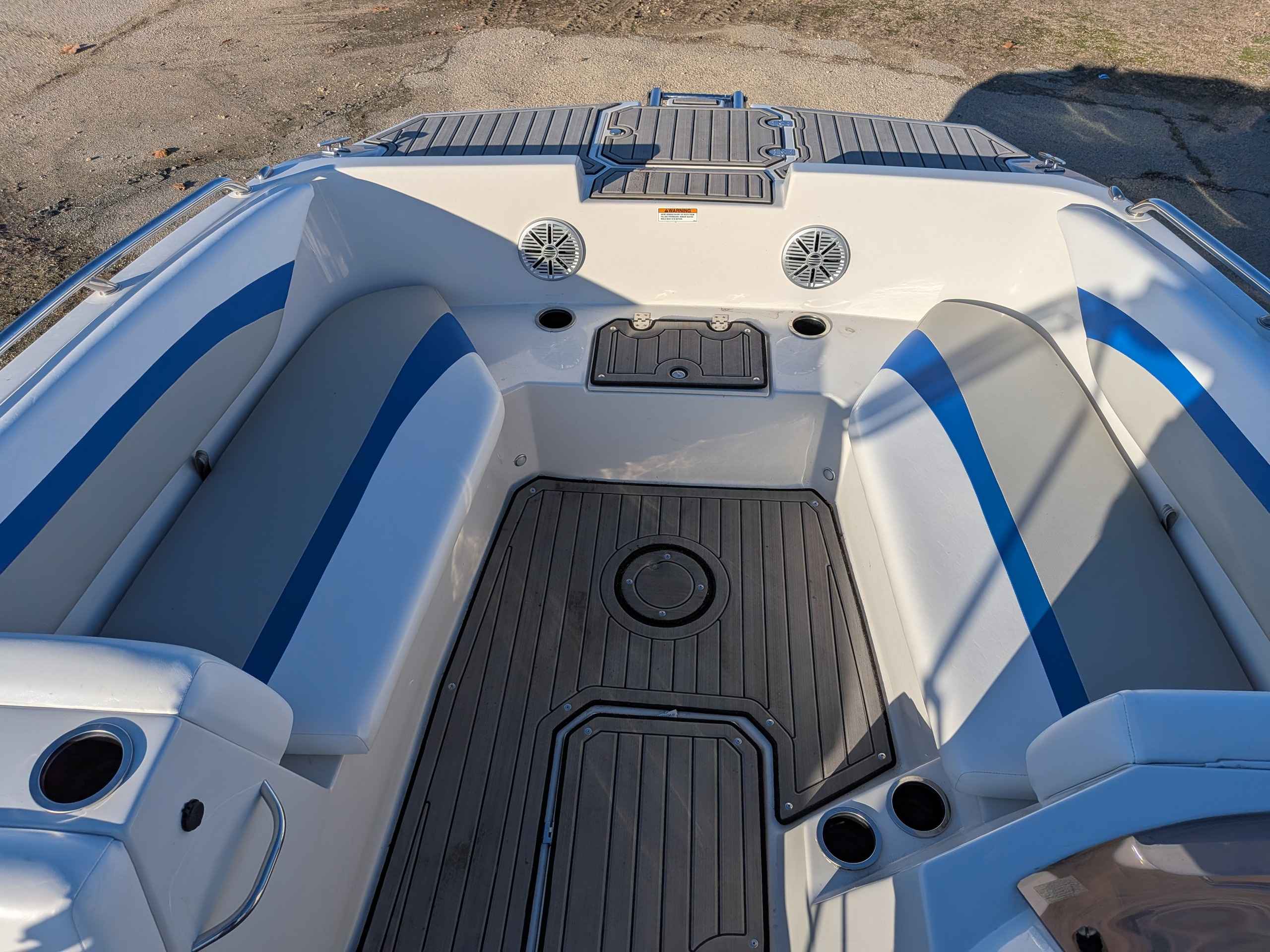 boat-carouselImage-image