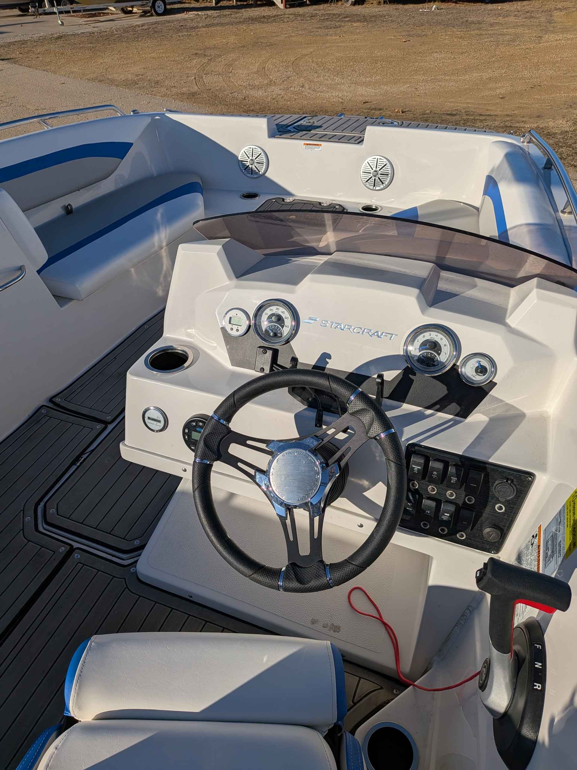 boat-carouselImage-image