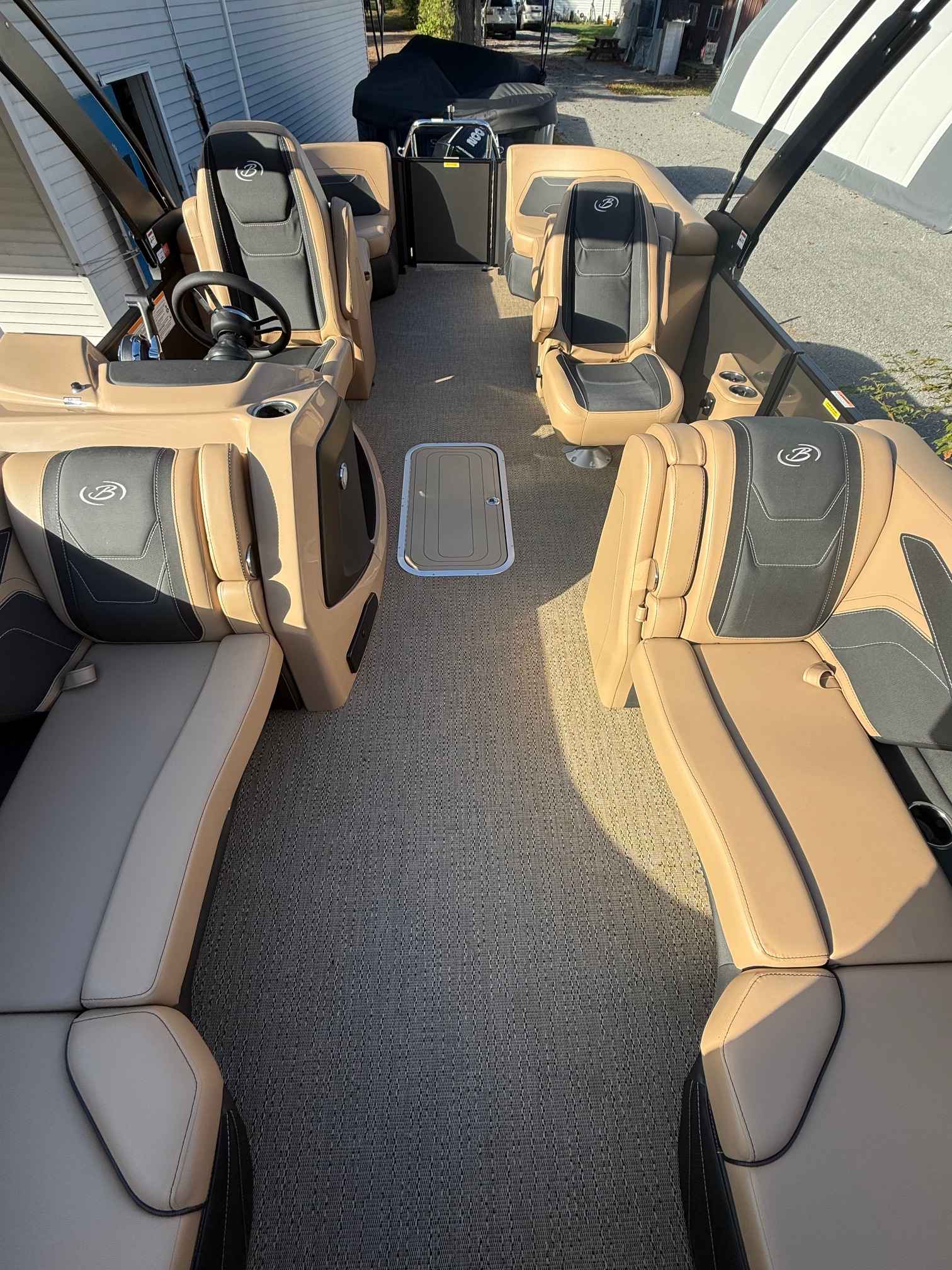 boat-carouselImage-image