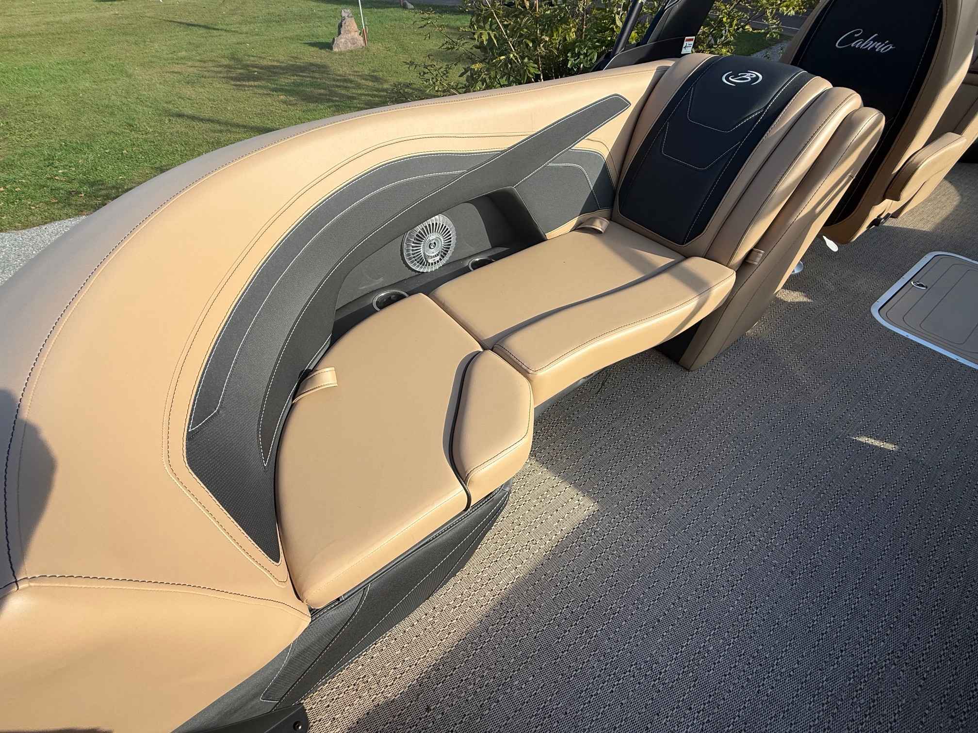 boat-carouselImage-image