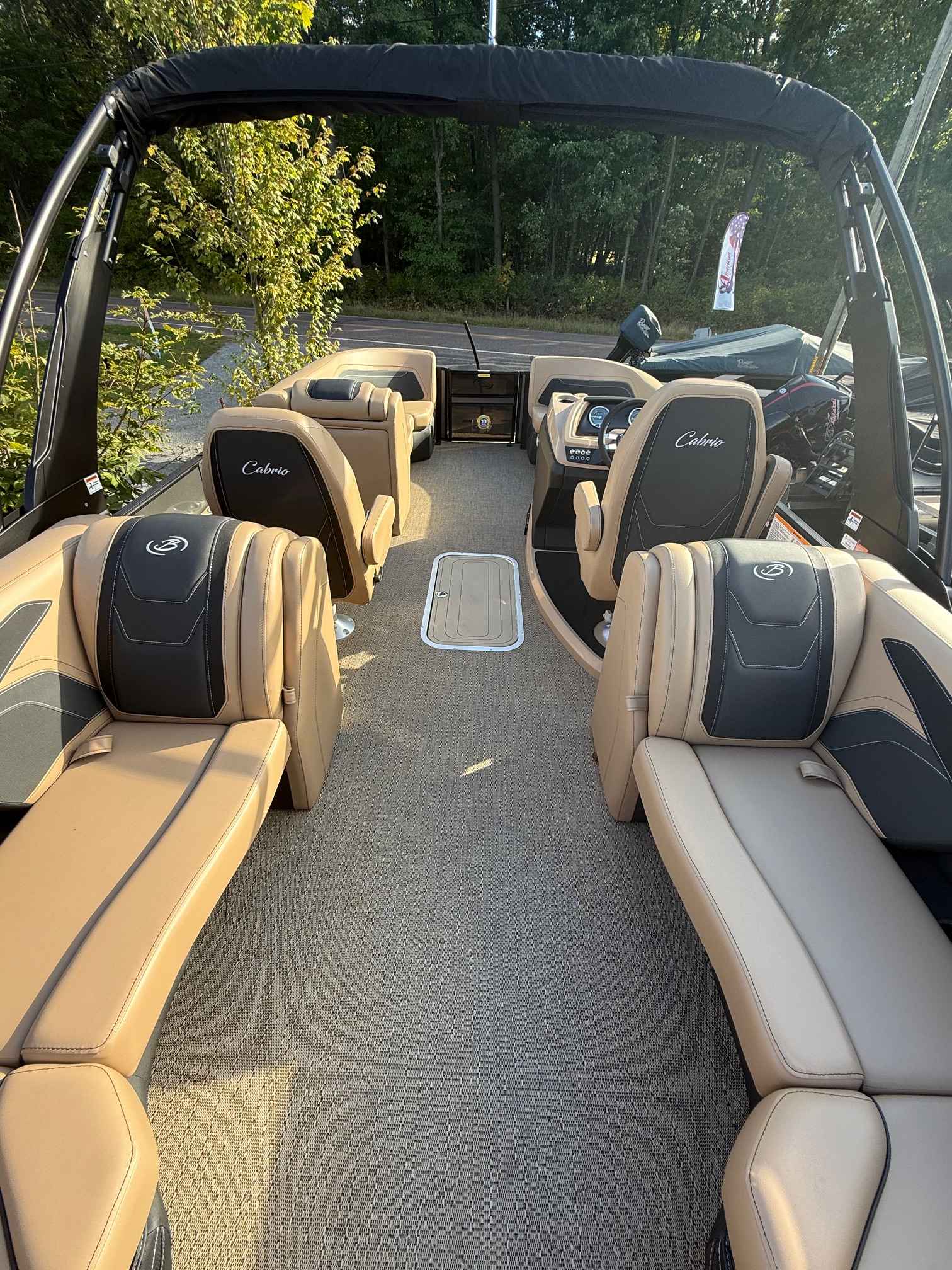 boat-carouselImage-image