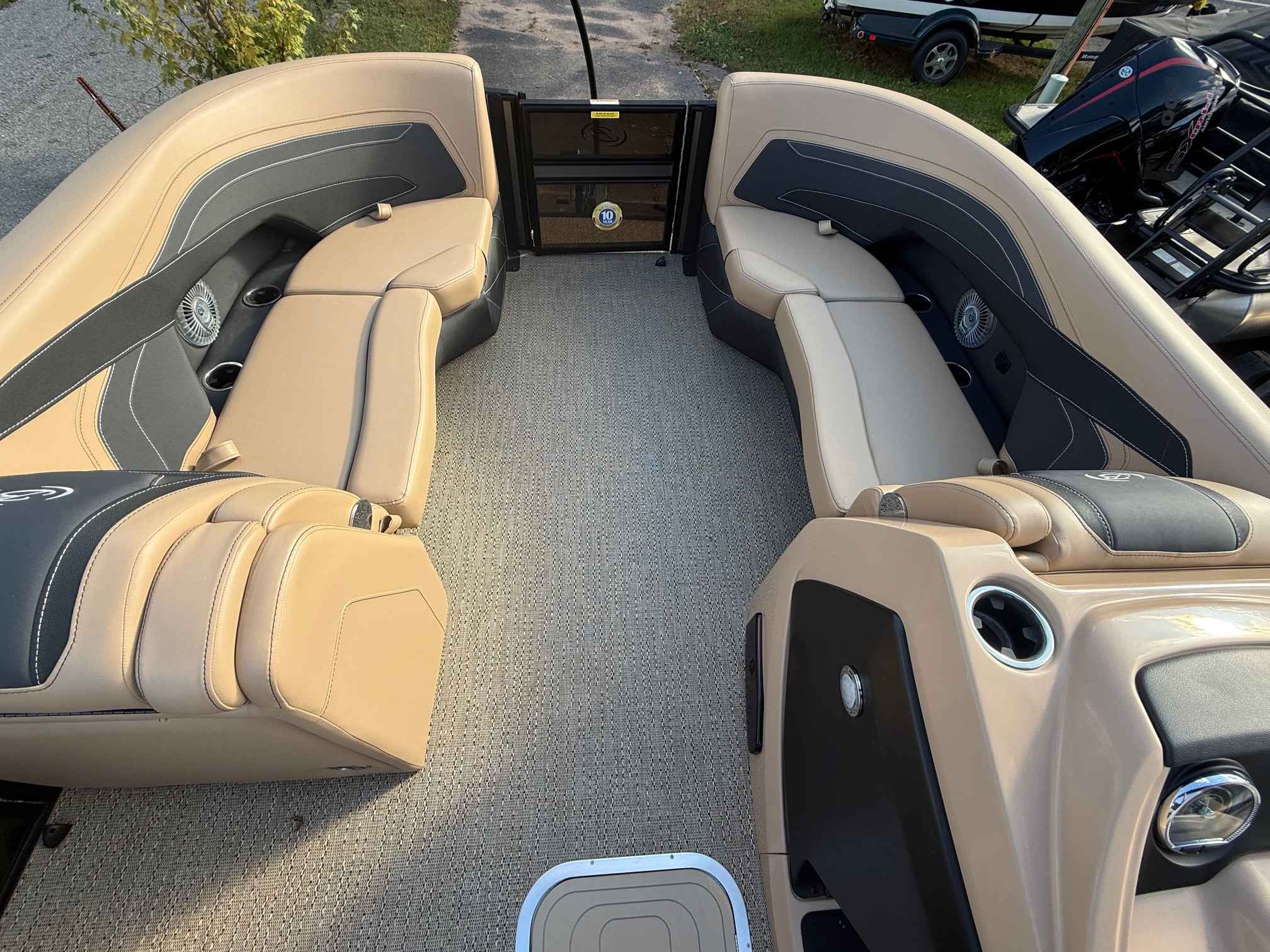 boat-carouselImage-image