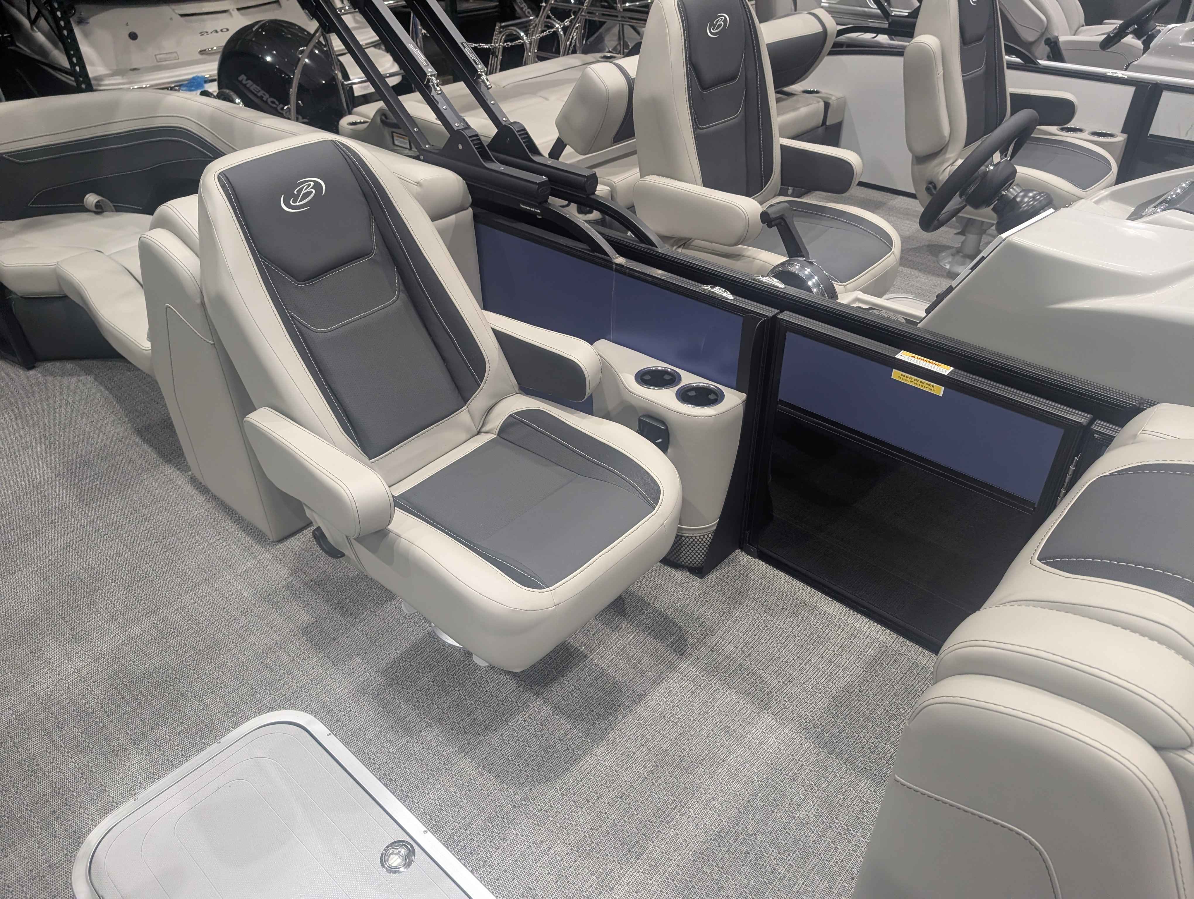 boat-carouselImage-image