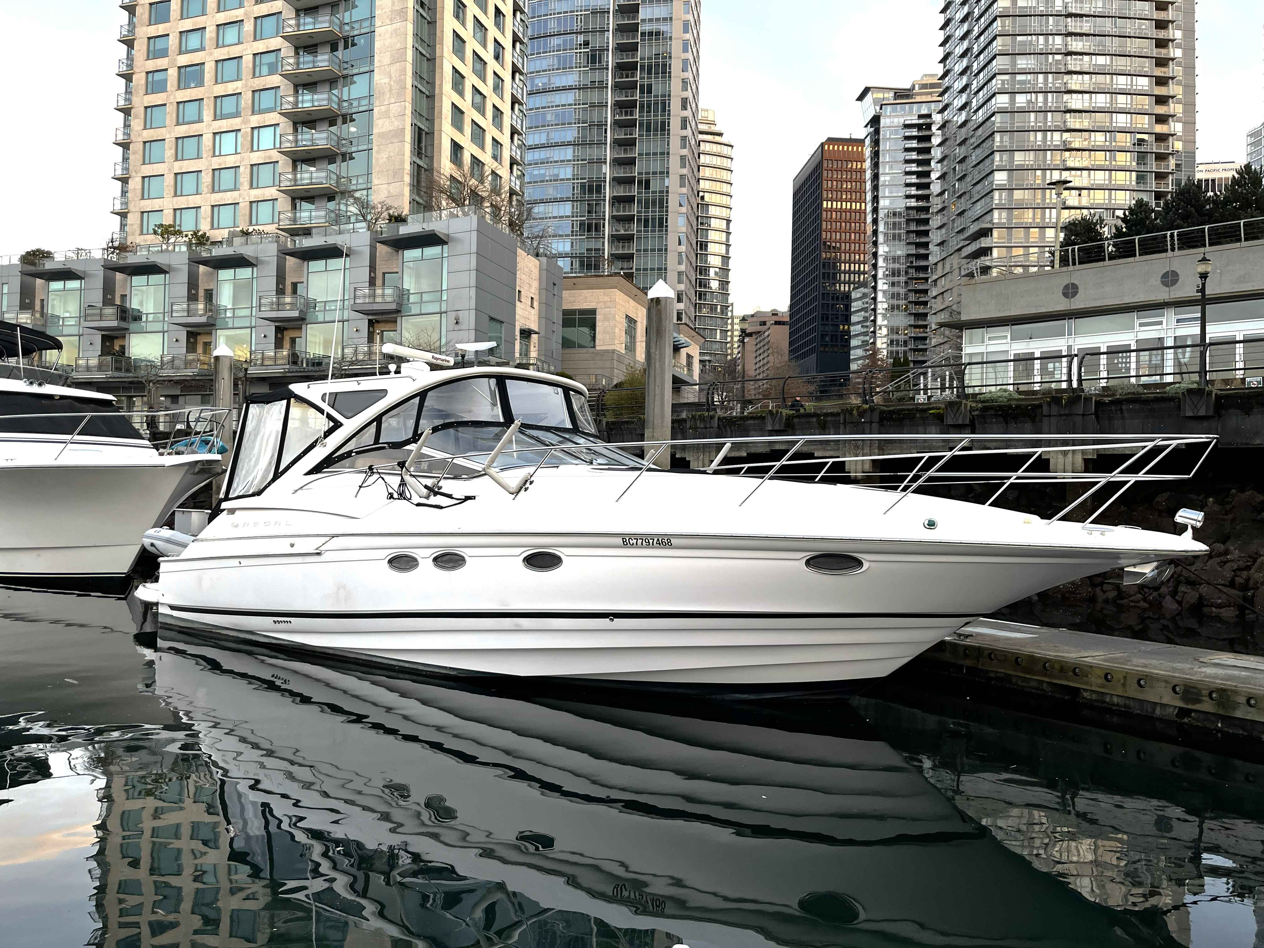 2008 Regal Commodore 4460