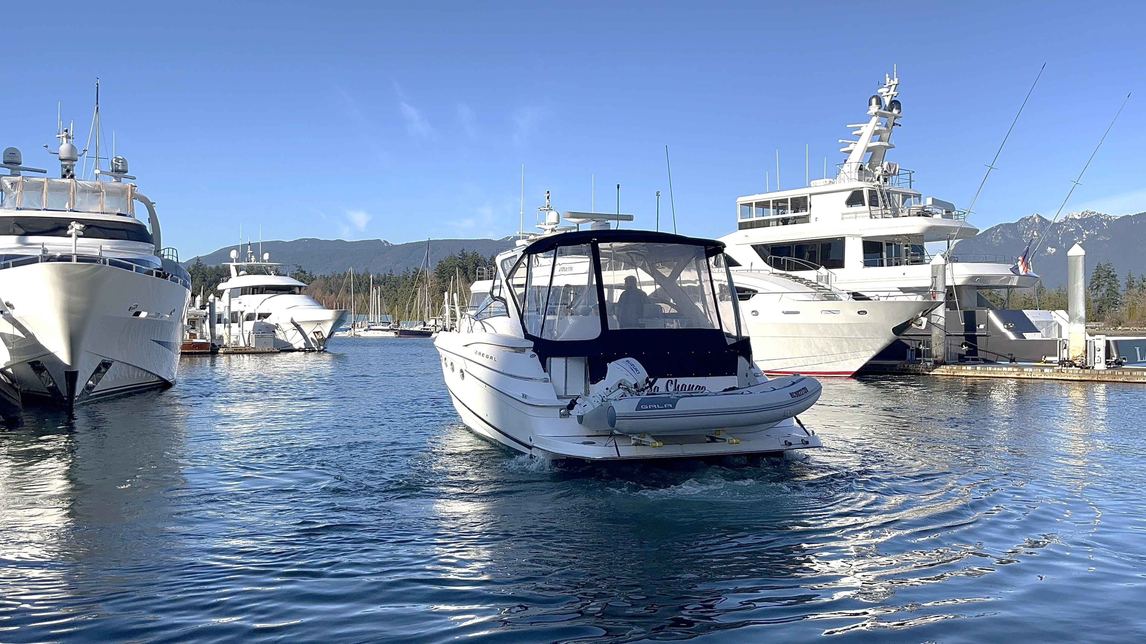 Pre-Owned 2008 Regal Commodore 4460 for Sale | Vancouver, BC | M&P Yacht Centre