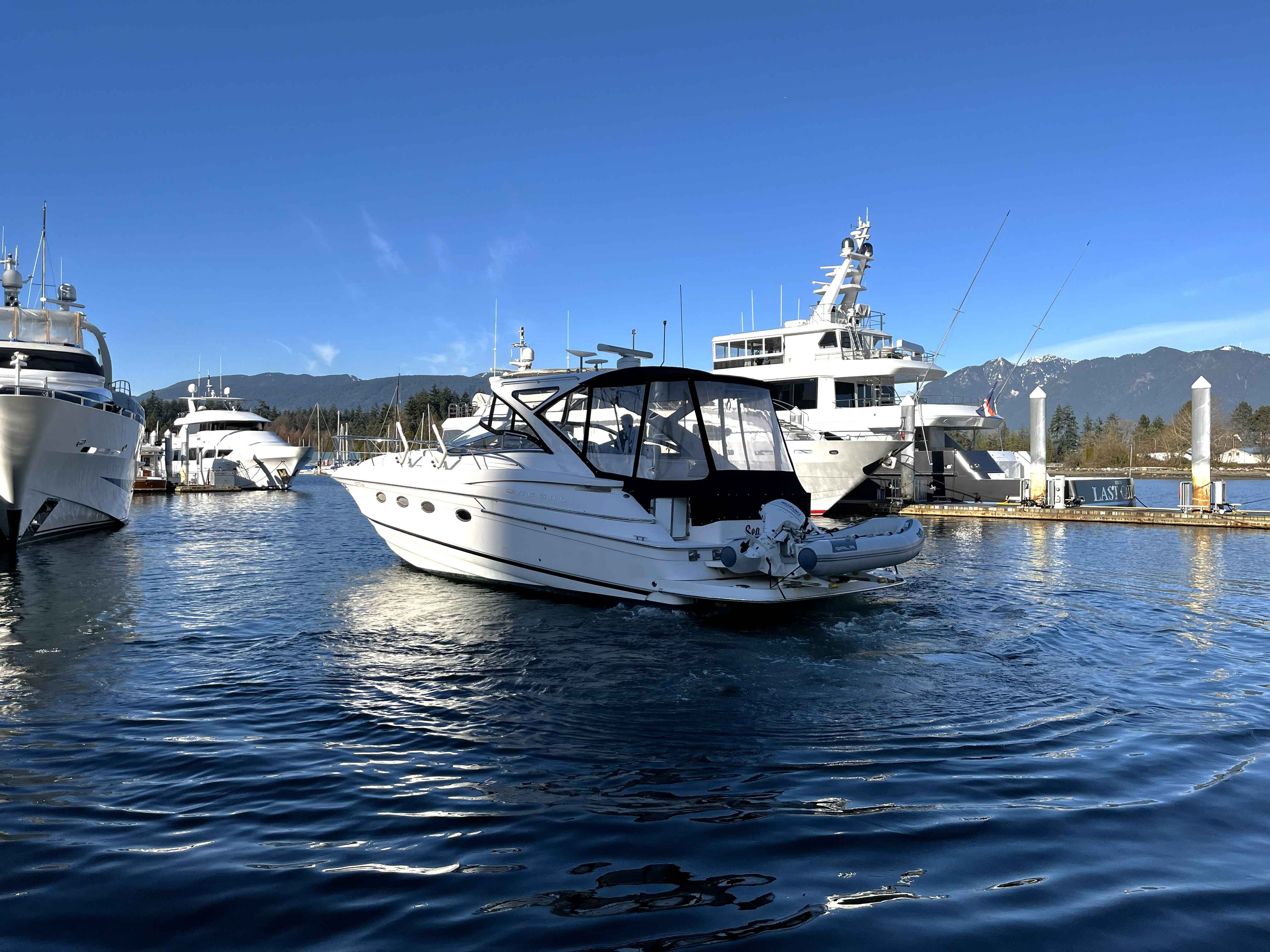 Pre-Owned 2008 Regal Commodore 4460 for Sale | Vancouver, BC | M&P Yacht Centre