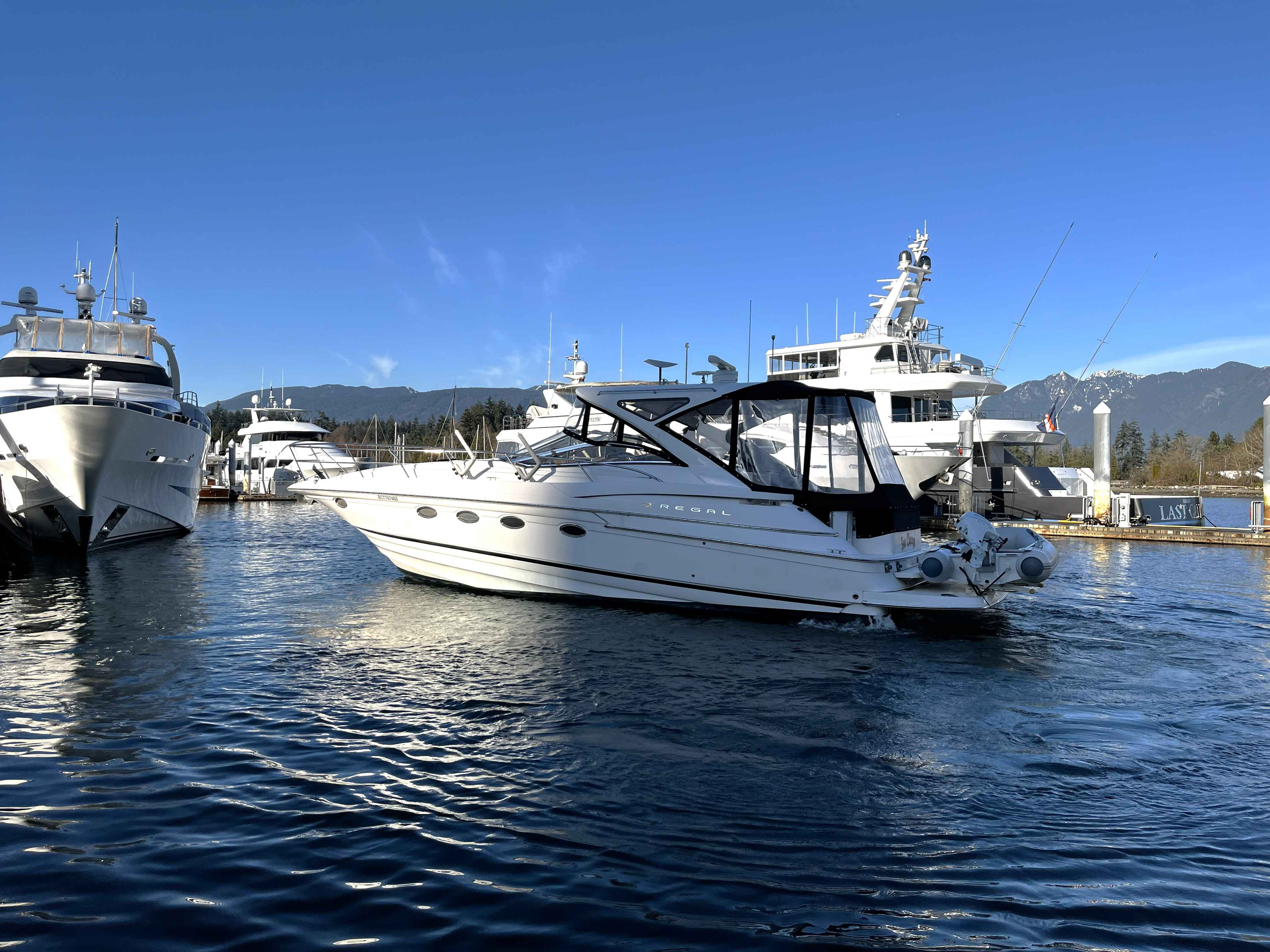 Pre-Owned 2008 Regal Commodore 4460 for Sale | Vancouver, BC | M&P Yacht Centre