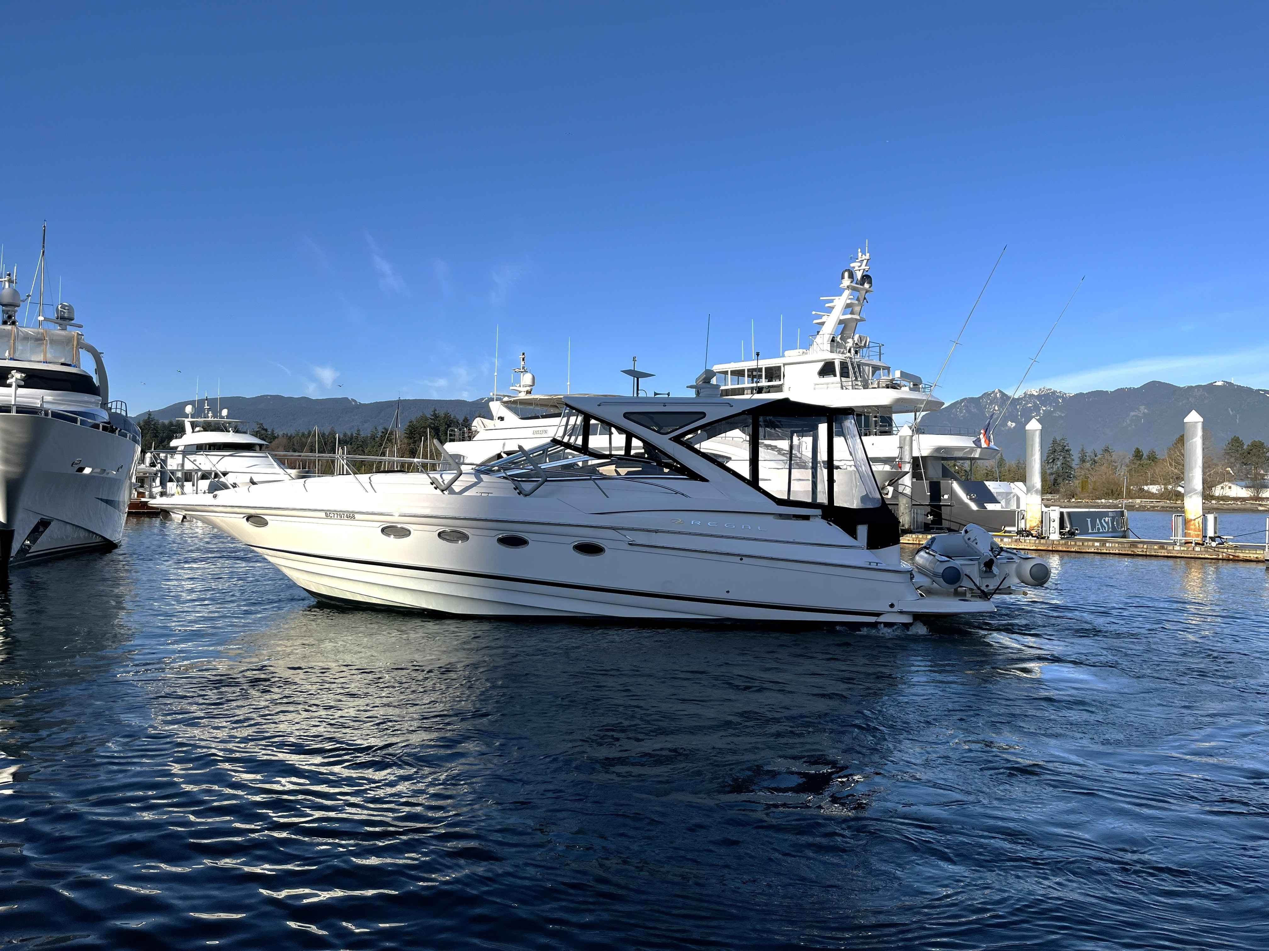 Pre-Owned 2008 Regal Commodore 4460 for Sale | Vancouver, BC | M&P Yacht Centre
