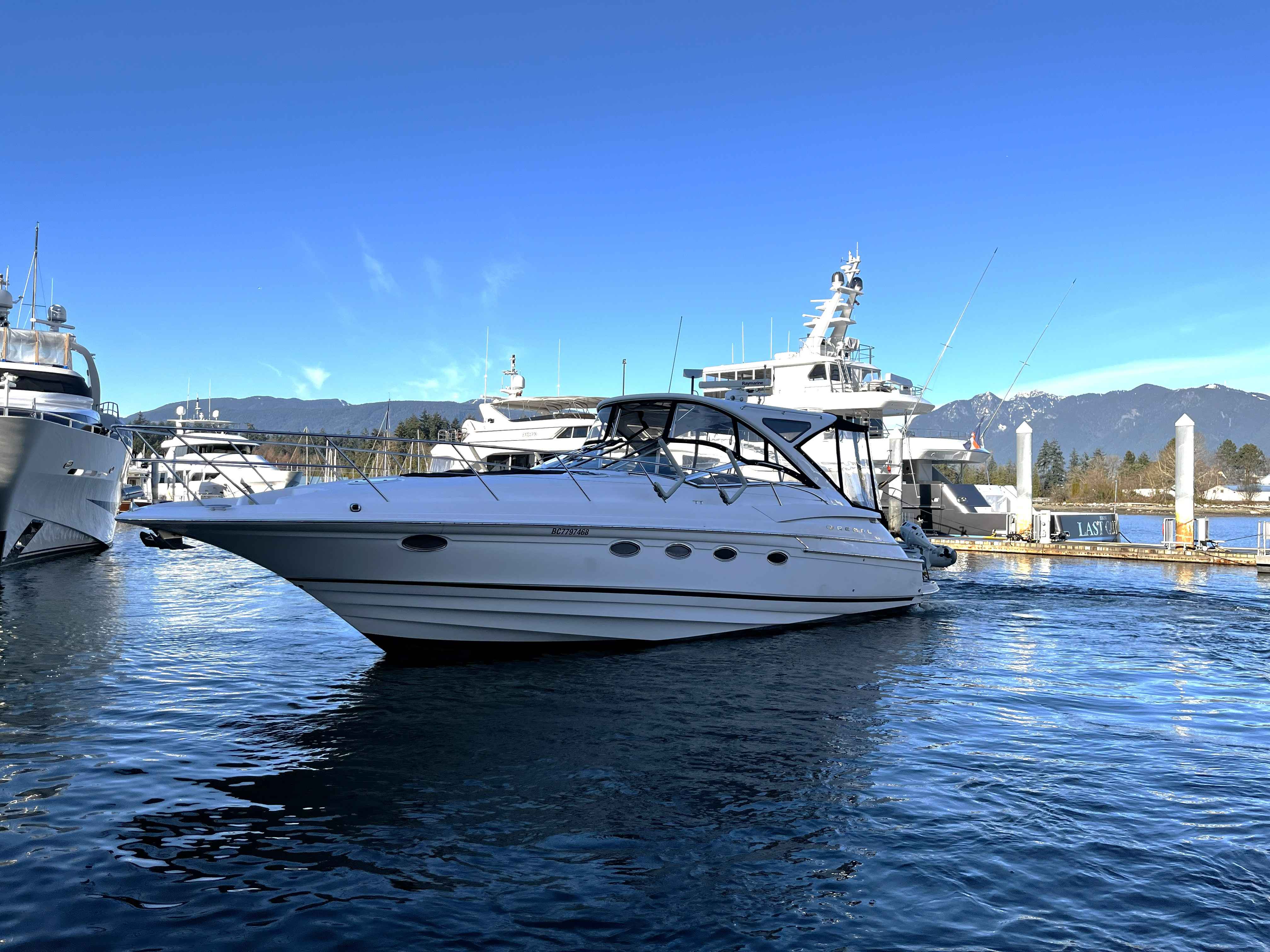 Pre-Owned 2008 Regal Commodore 4460 for Sale | Vancouver, BC | M&P Yacht Centre