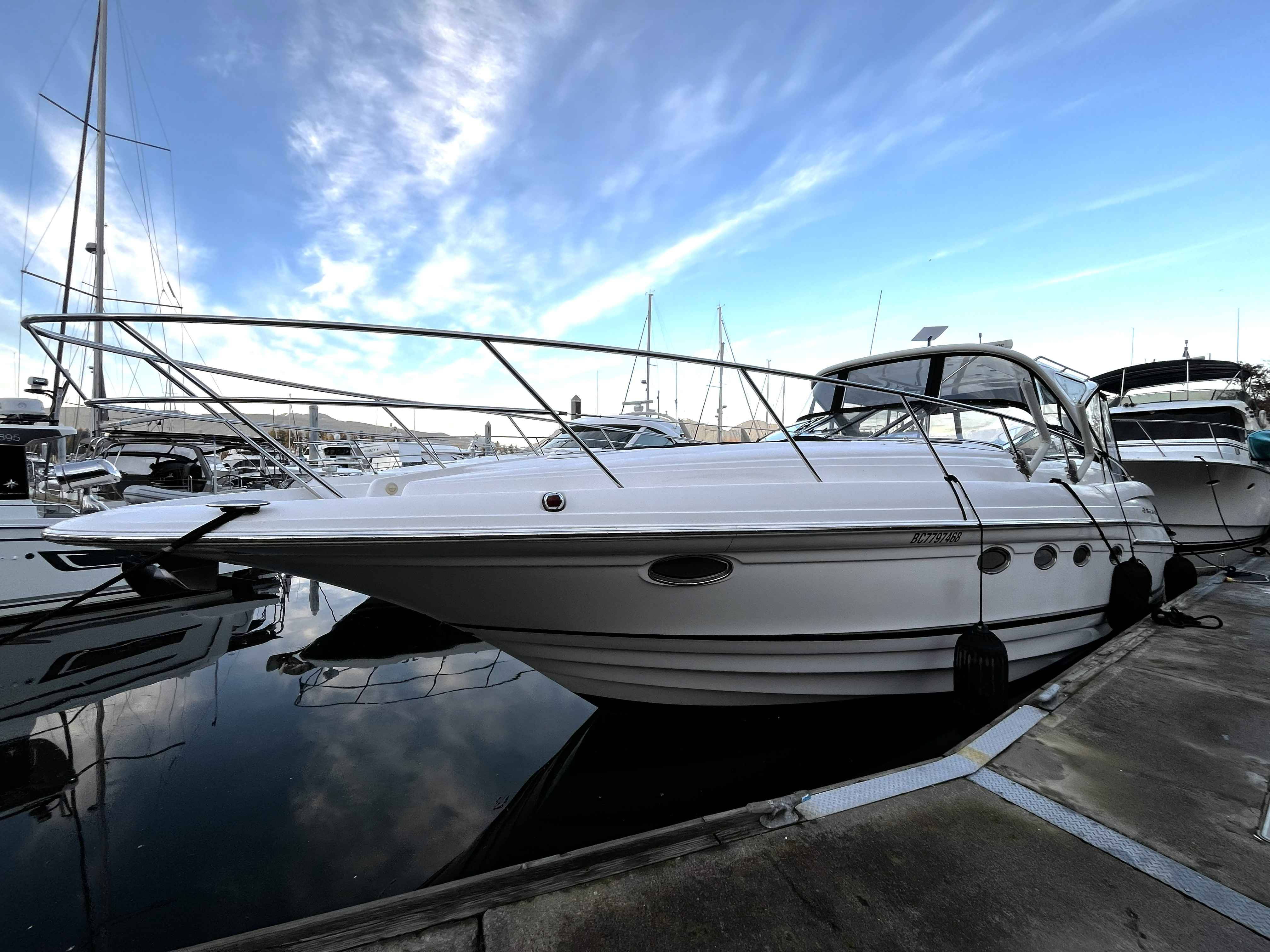 Pre-Owned 2008 Regal Commodore 4460 for Sale | Vancouver, BC | M&P Yacht Centre