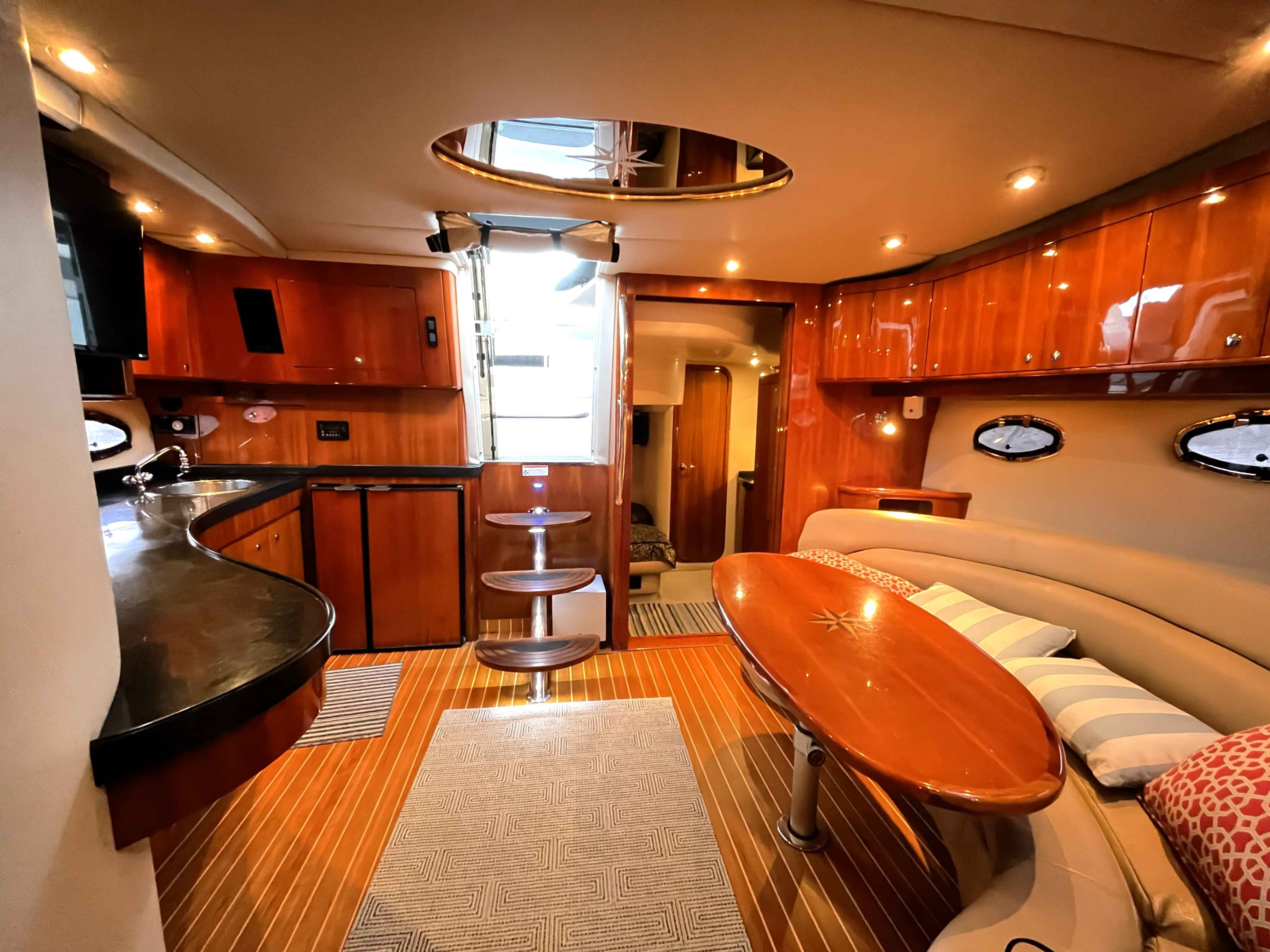 Pre-Owned 2008 Regal Commodore 4460 for Sale | Vancouver, BC | M&P Yacht Centre